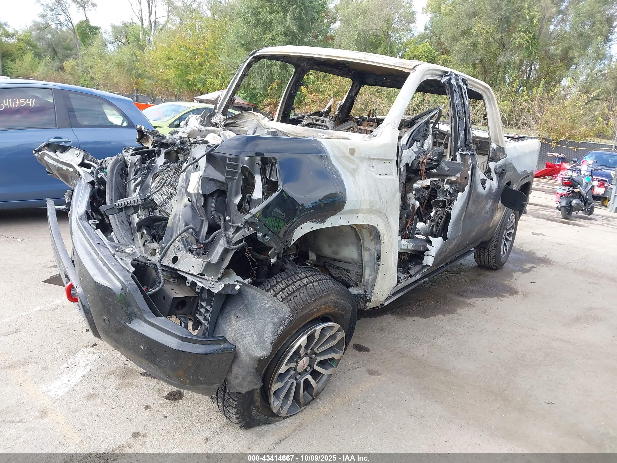 GMC SIERRA image 2