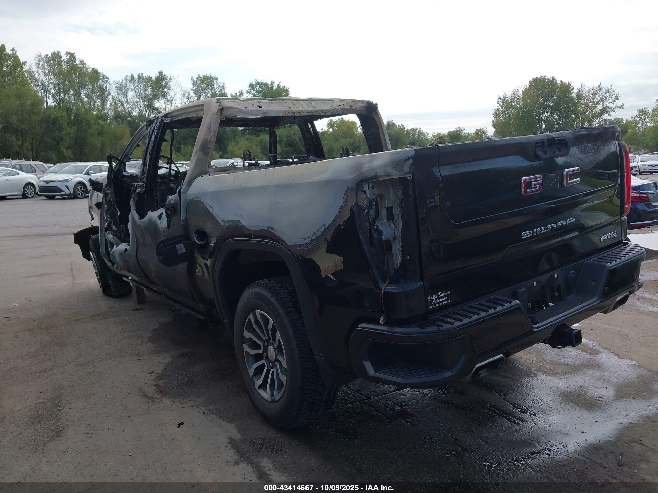 GMC SIERRA image 3
