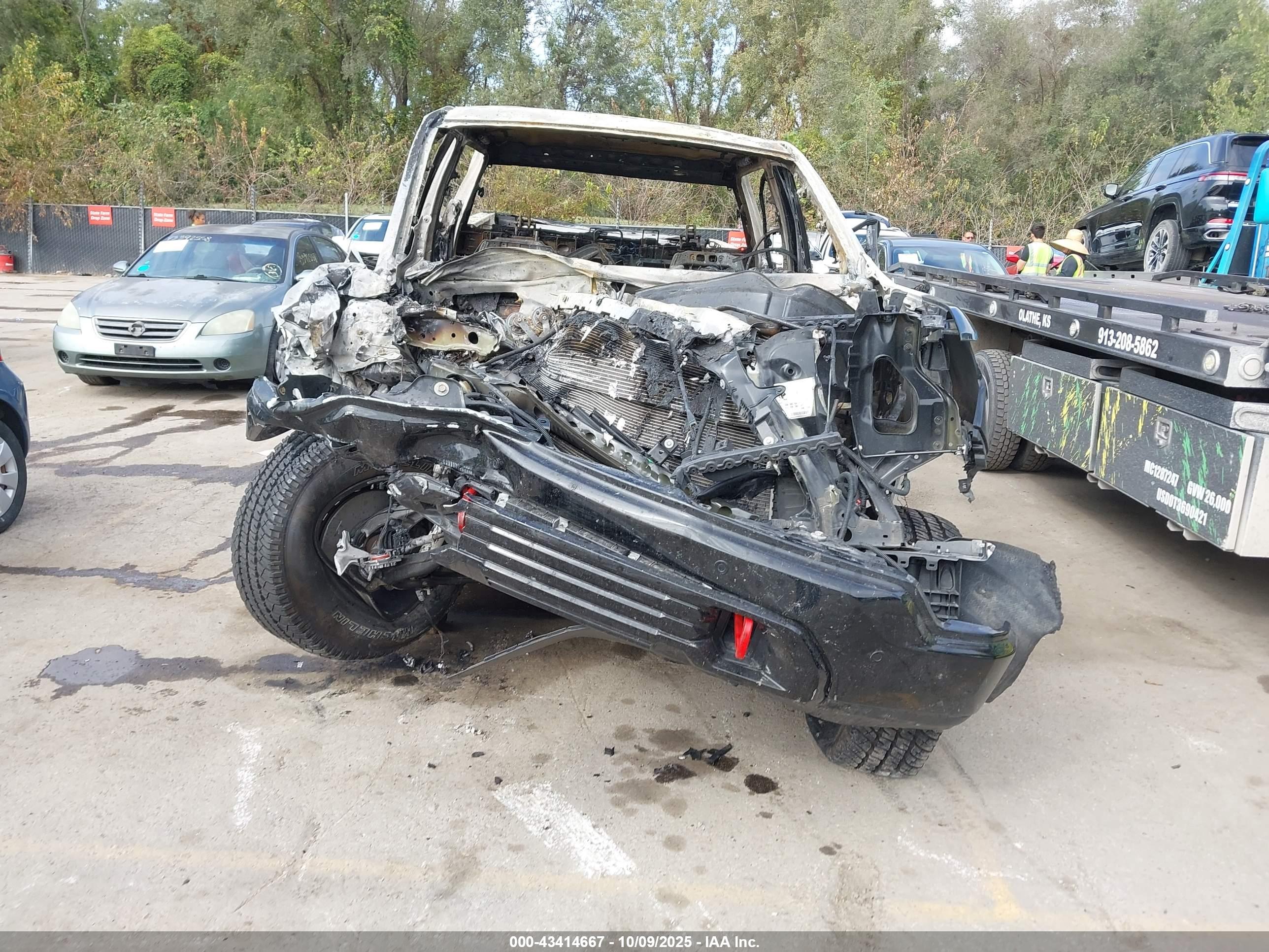 GMC SIERRA image 6
