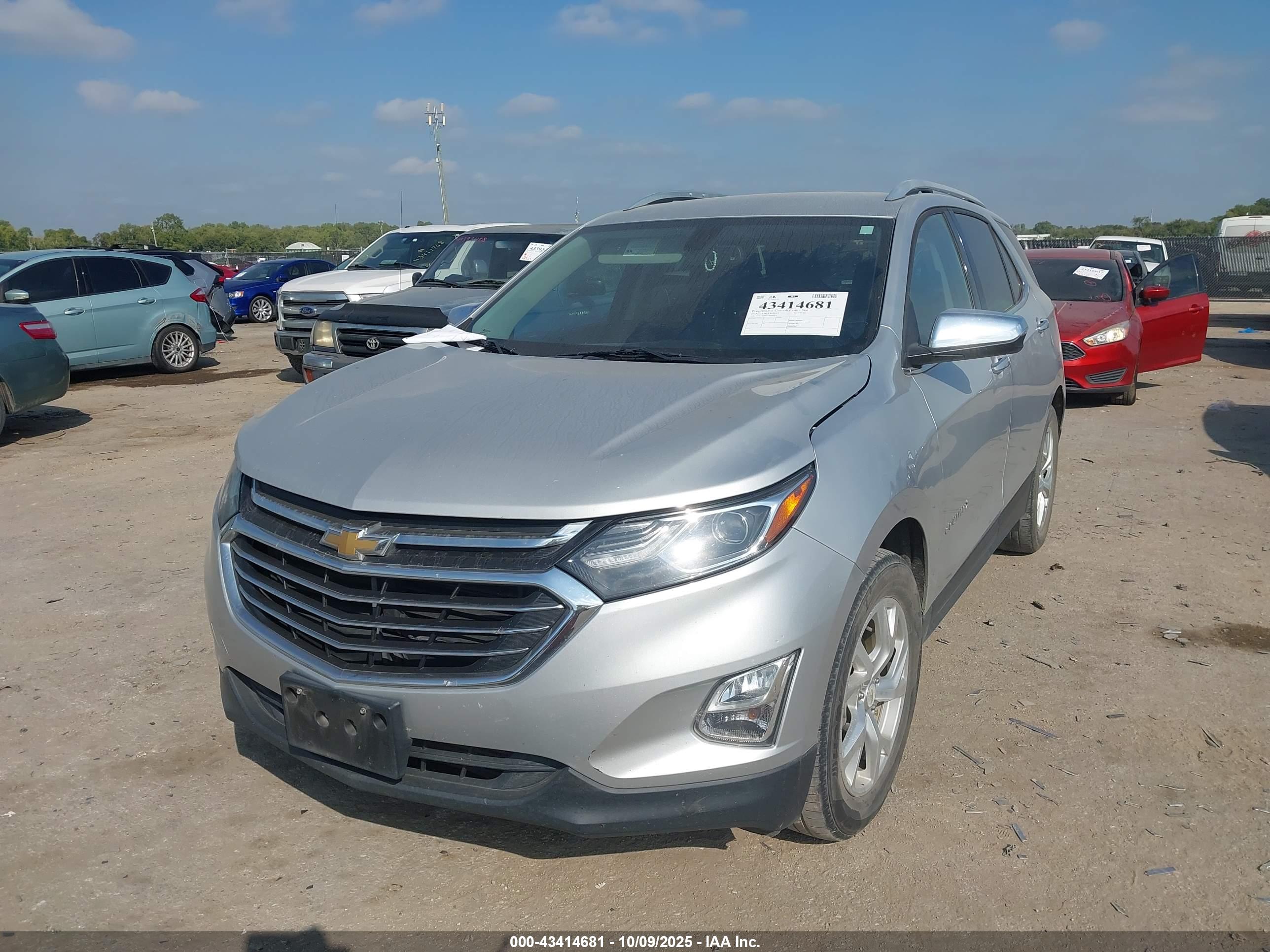 CHEVROLET EQUINOX image 2