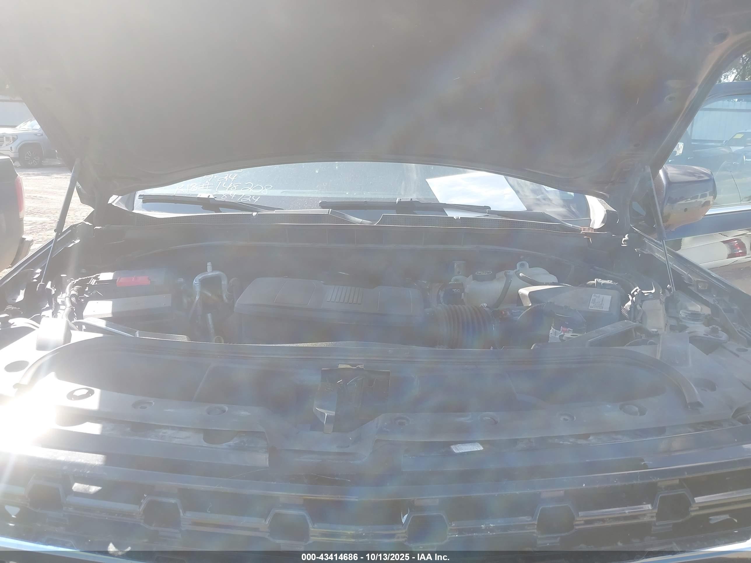 CHEVROLET TAHOE image 10