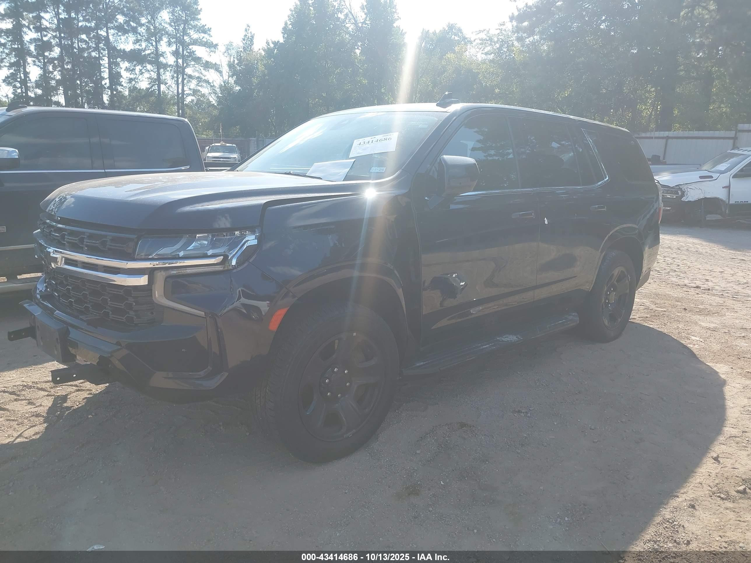 CHEVROLET TAHOE image 2