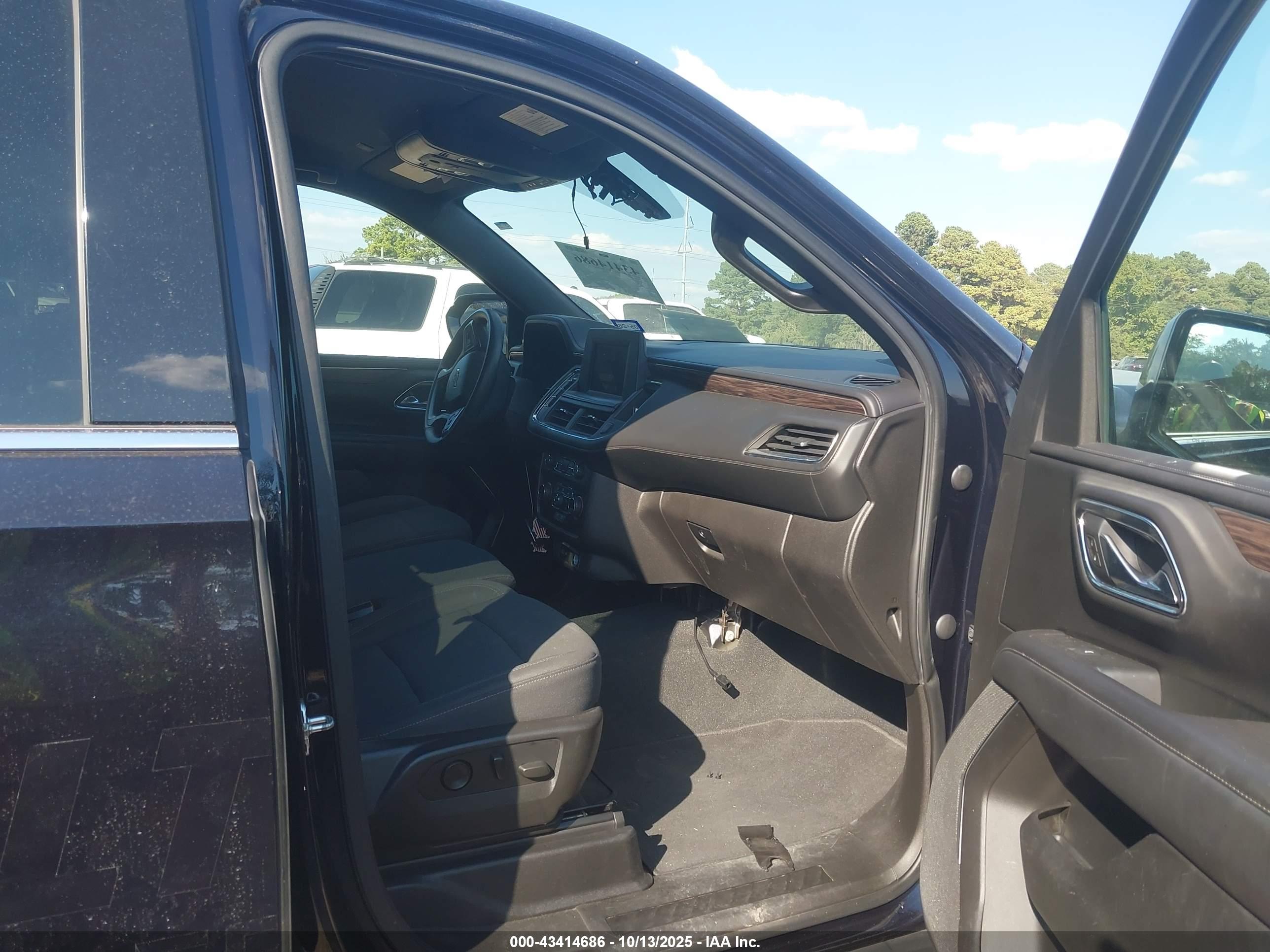 CHEVROLET TAHOE image 5