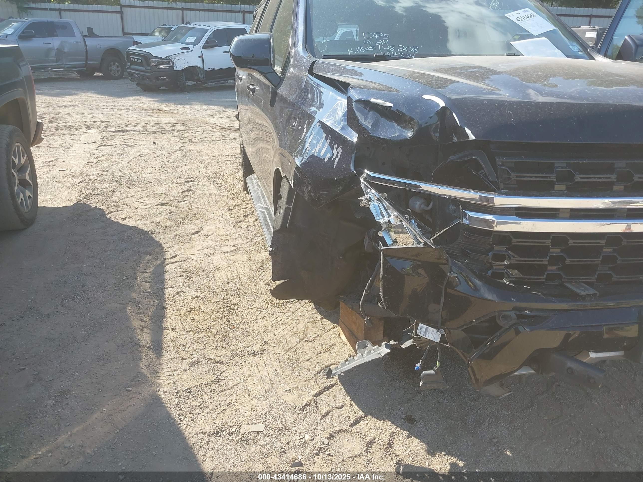 CHEVROLET TAHOE image 6