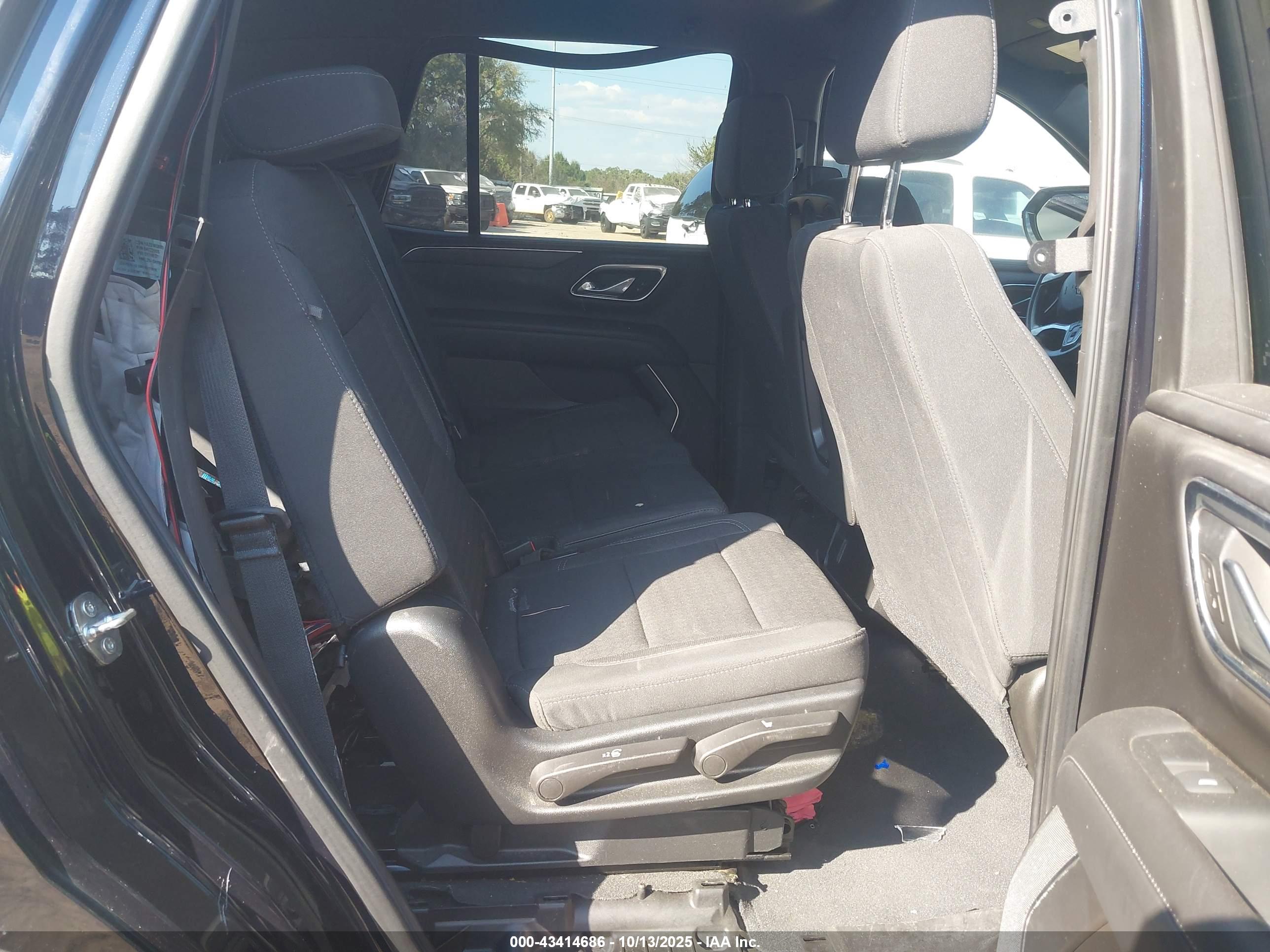CHEVROLET TAHOE image 8