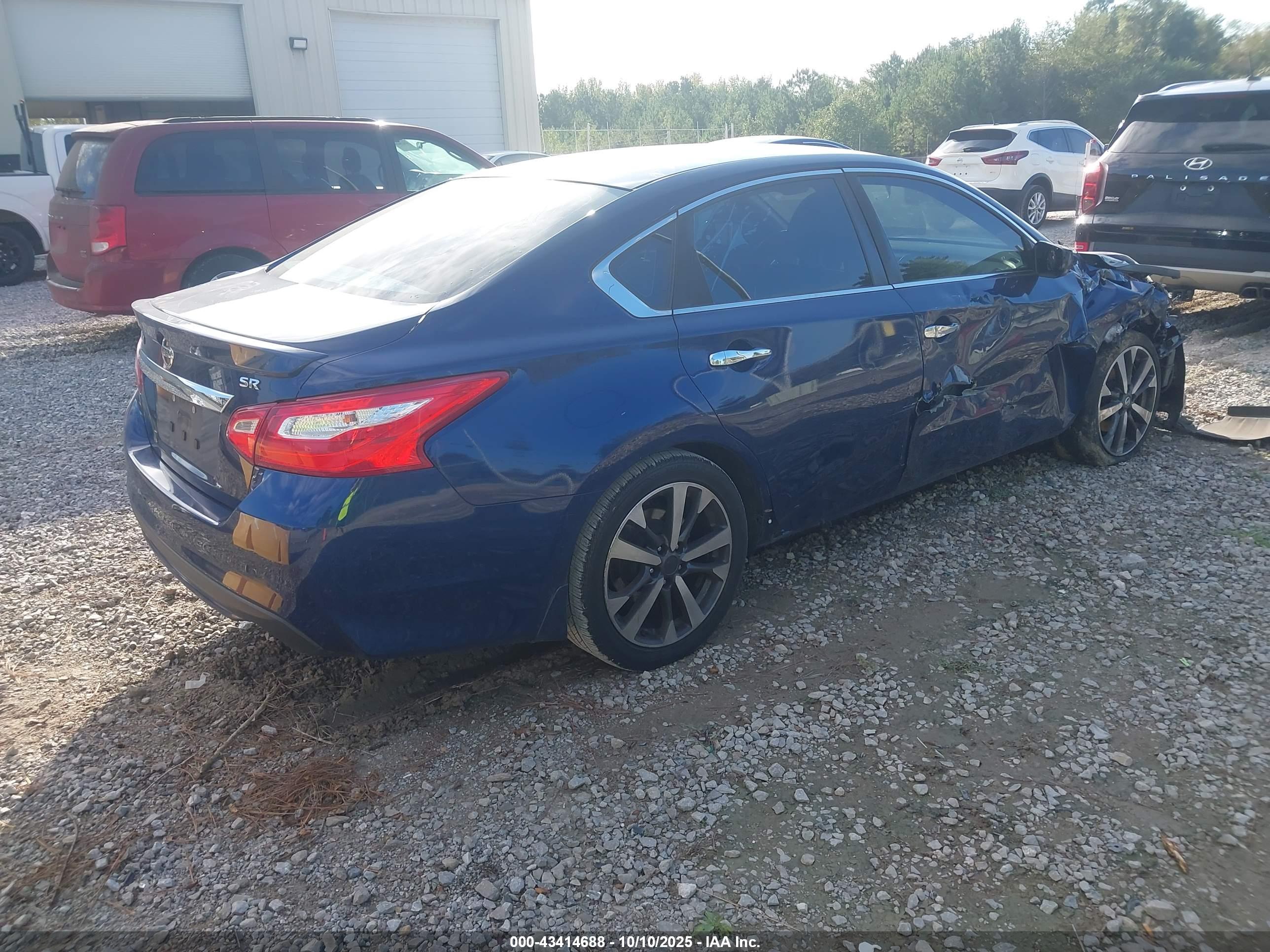 NISSAN ALTIMA image 4