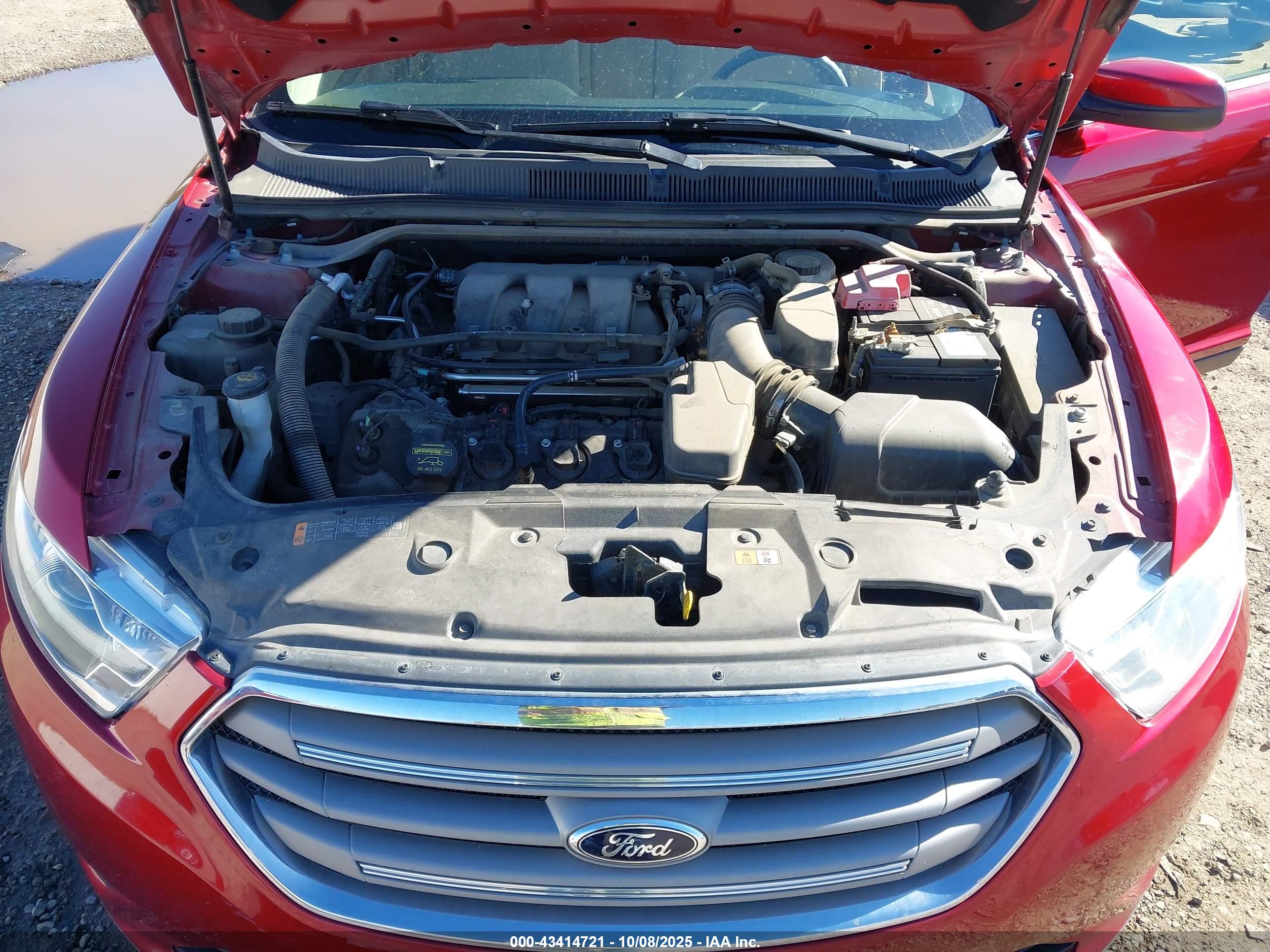 FORD TAURUS image 10