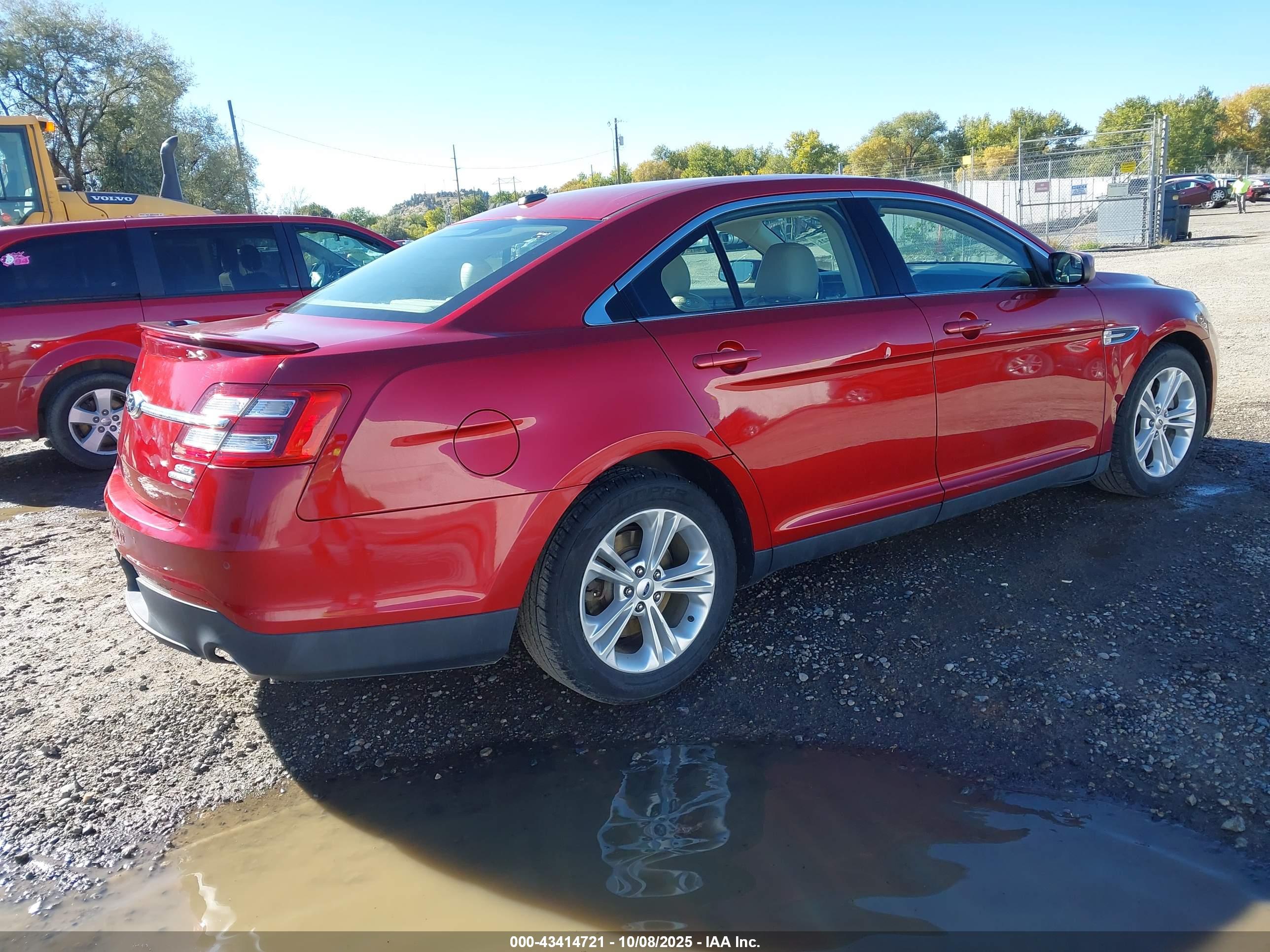 FORD TAURUS image 4