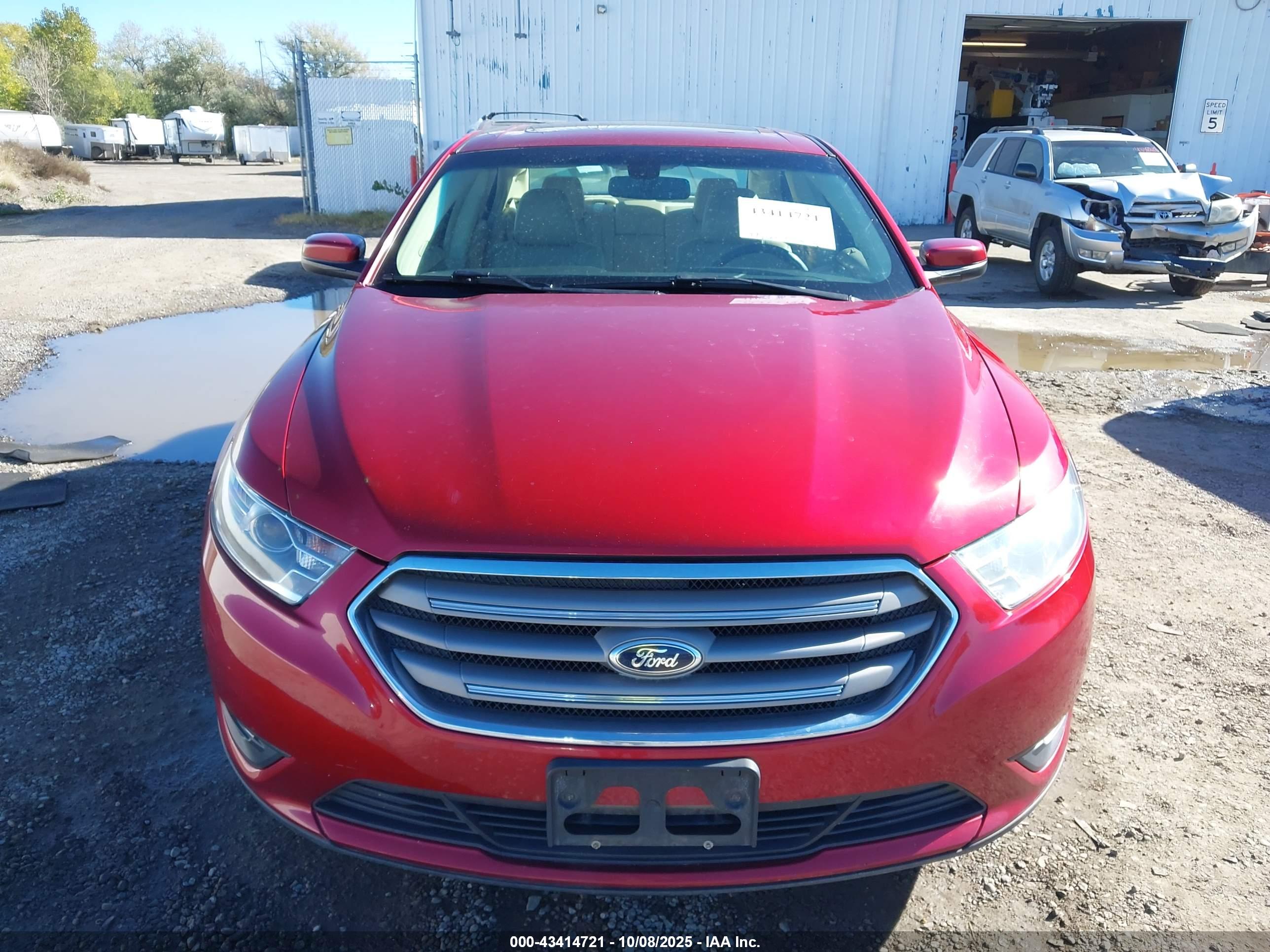 FORD TAURUS image 6