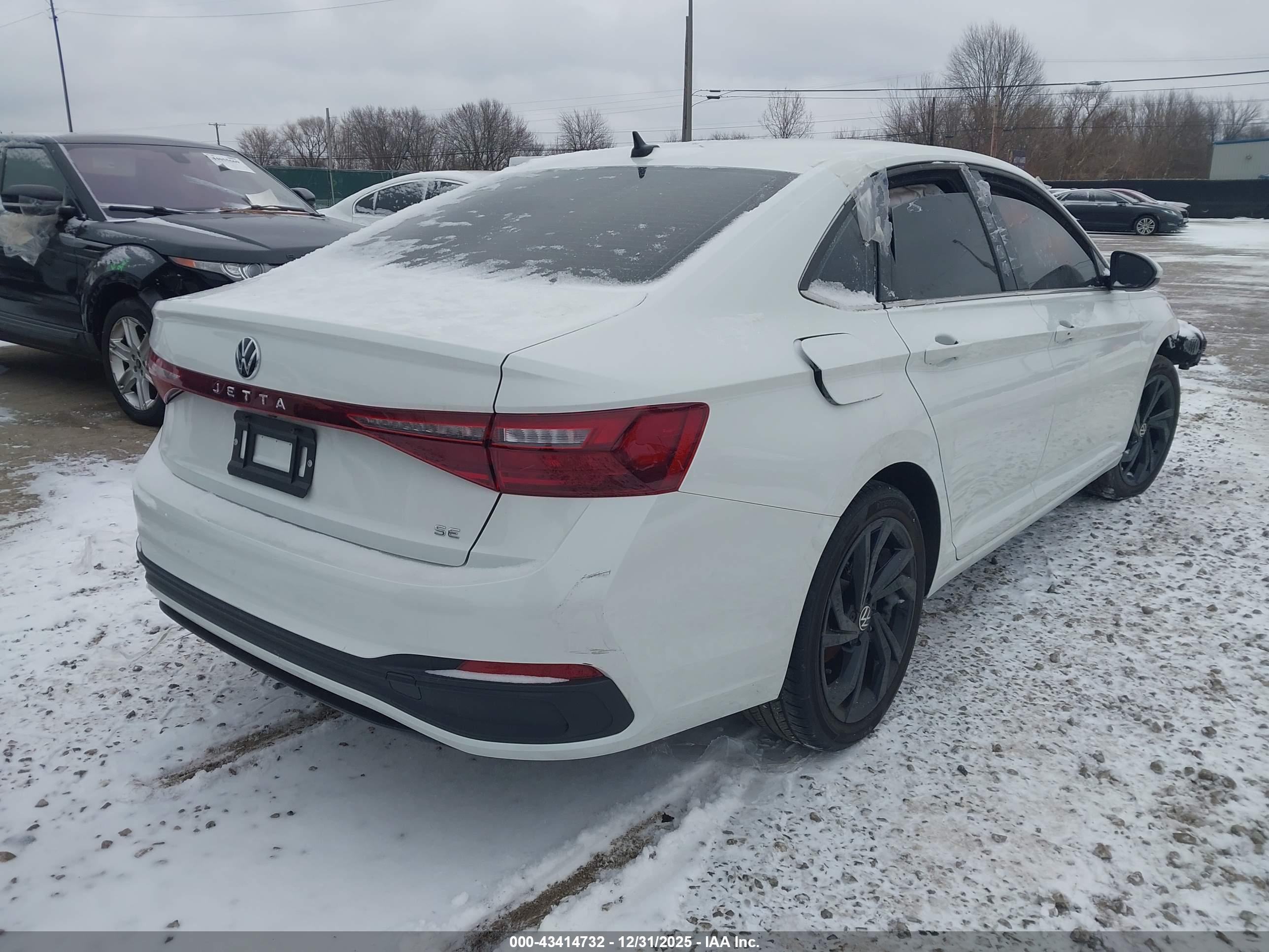VOLKSWAGEN JETTA image 4