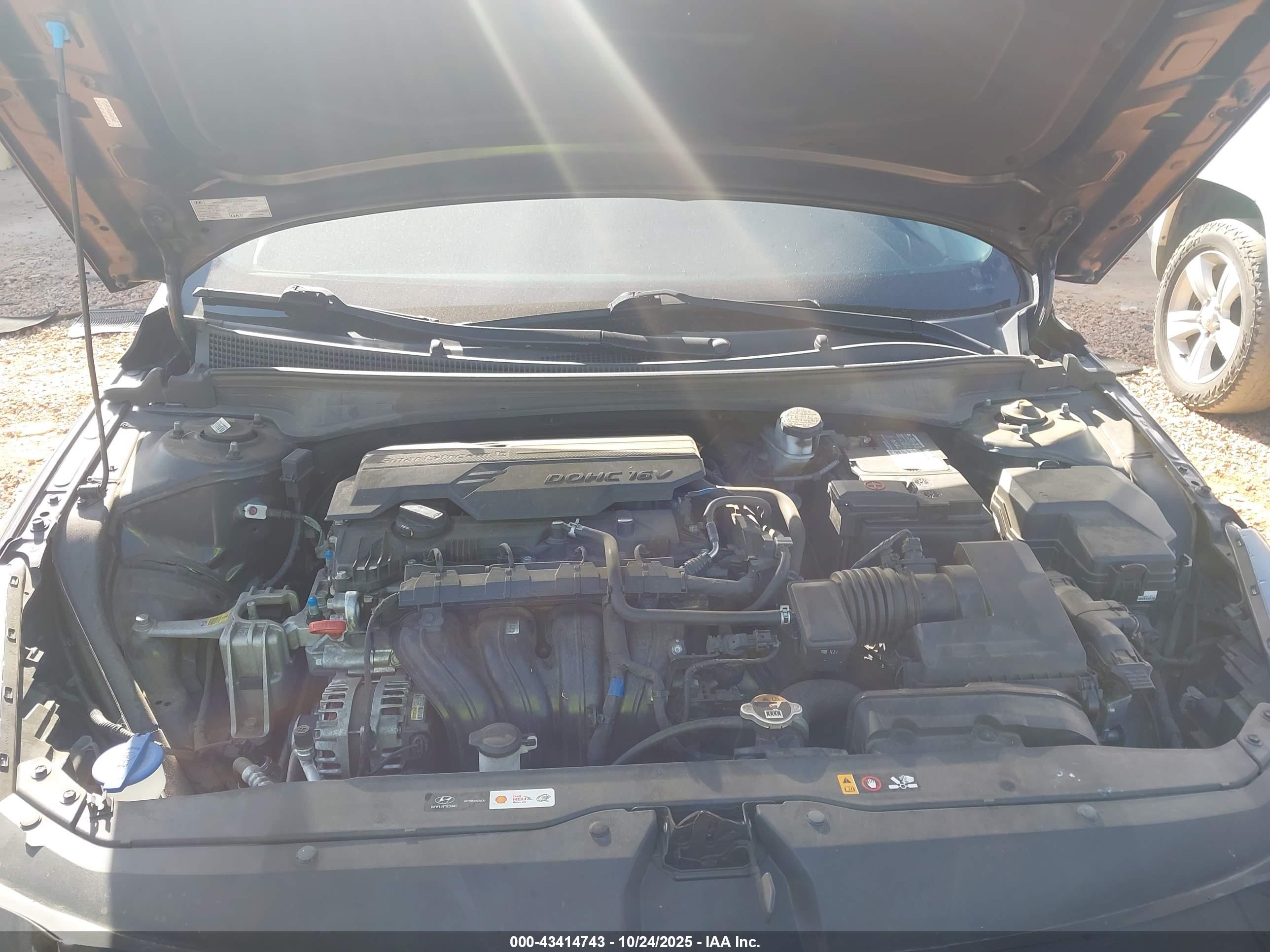 HYUNDAI ELANTRA image 10