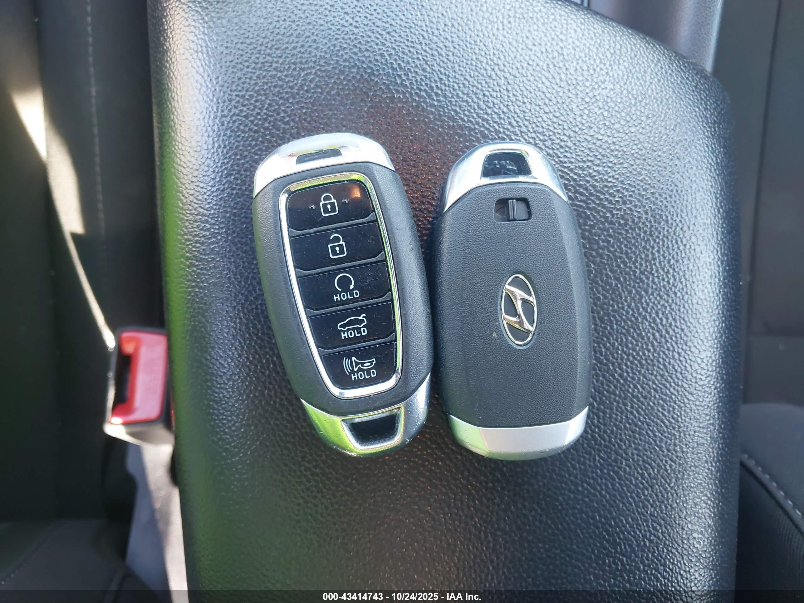 HYUNDAI ELANTRA image 11