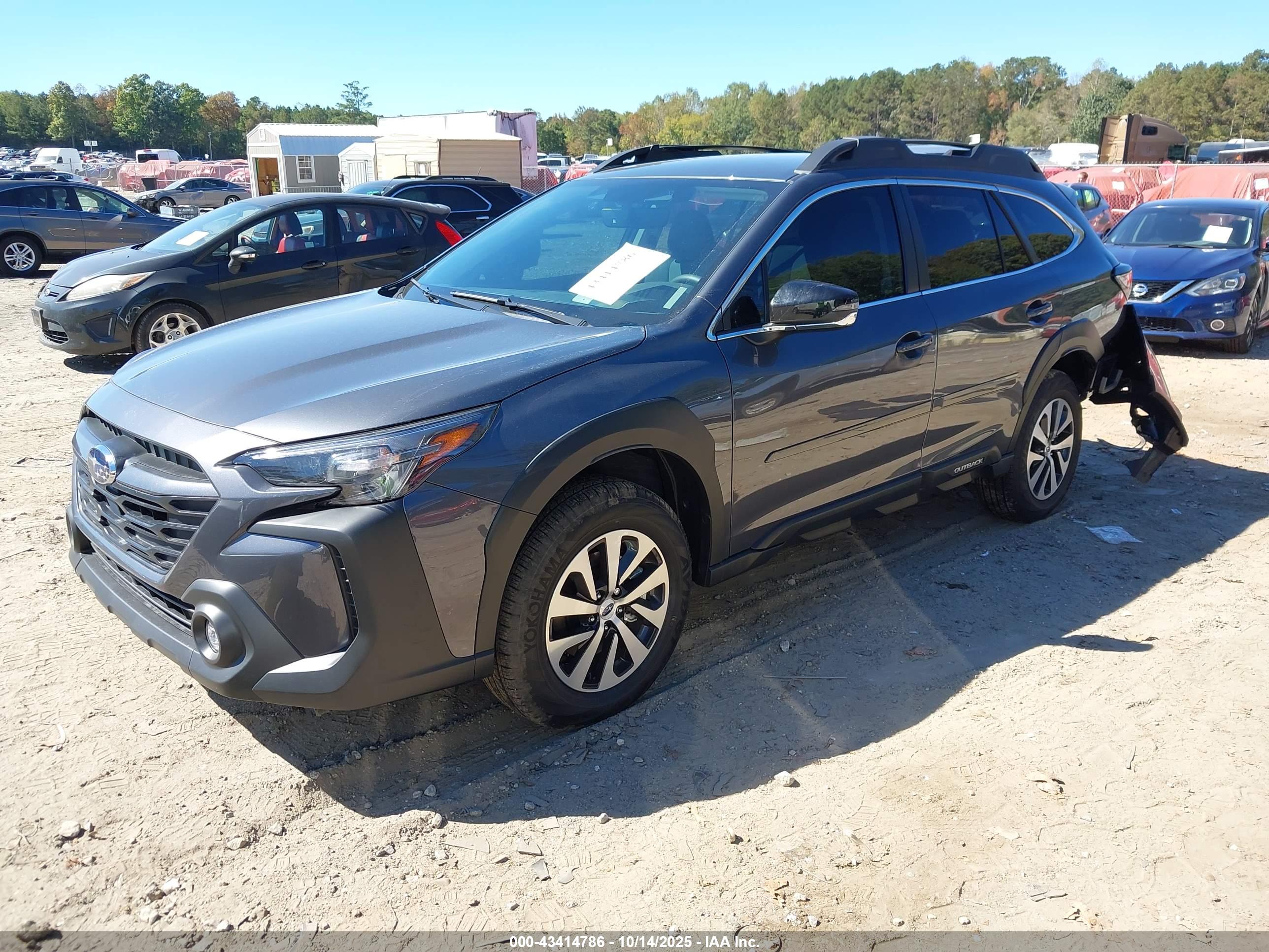 SUBARU OUTBACK image 2