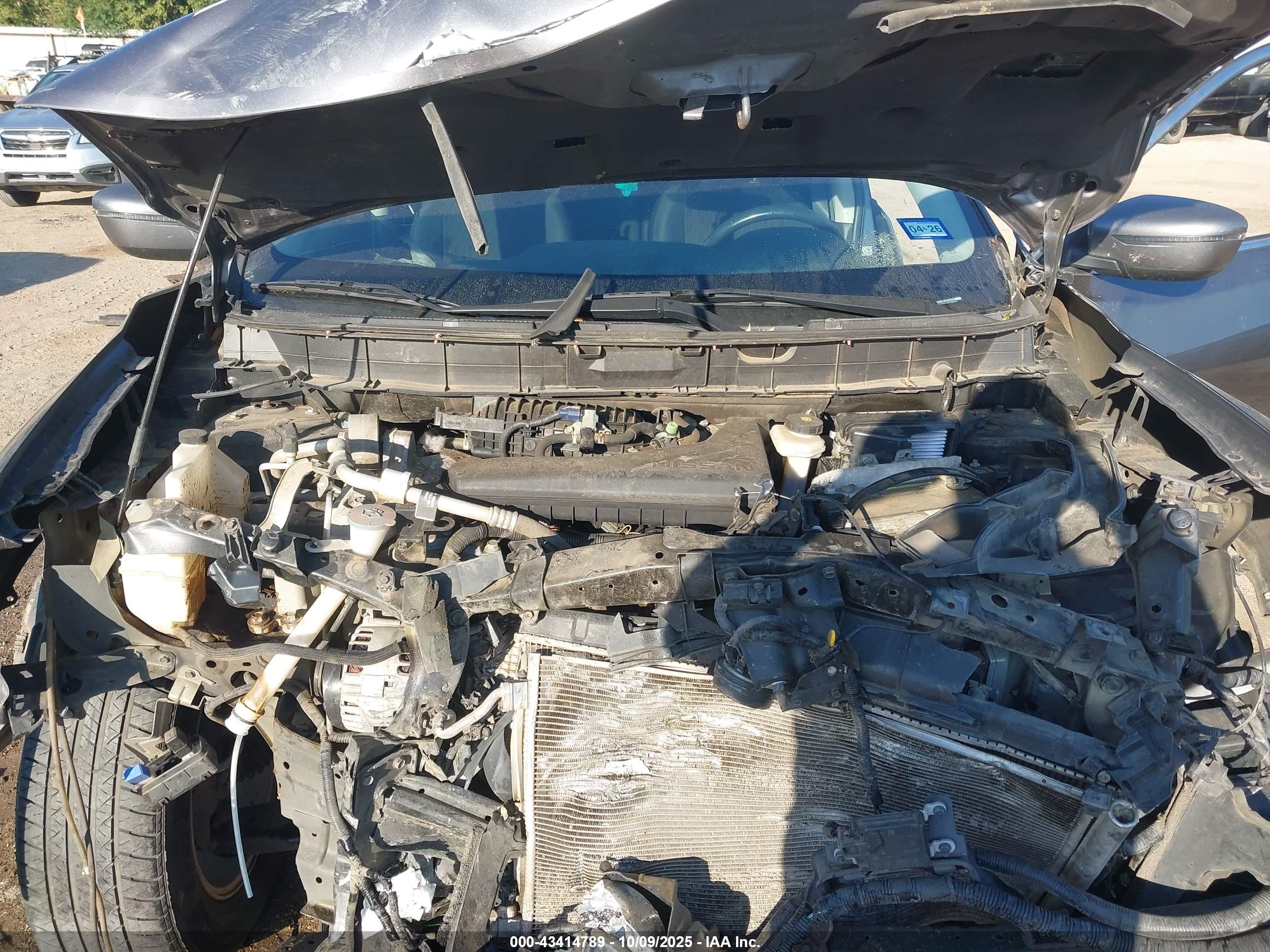 NISSAN ROGUE image 10