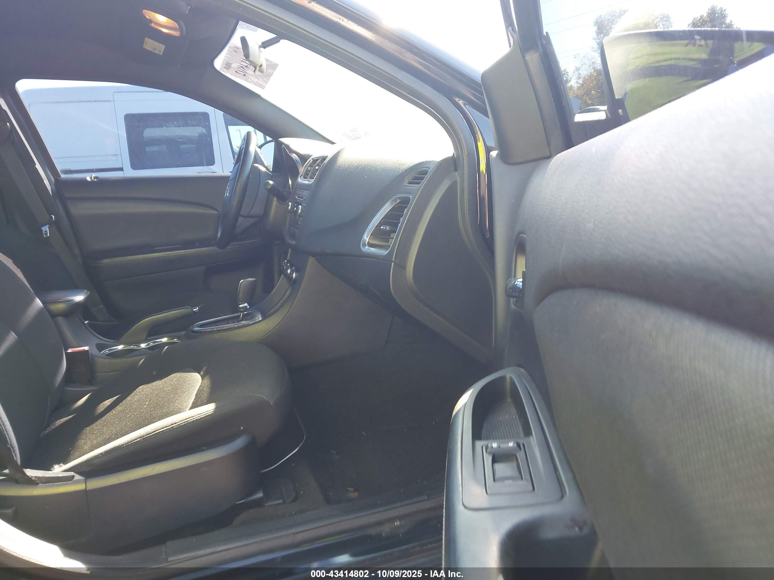 DODGE AVENGER image 5