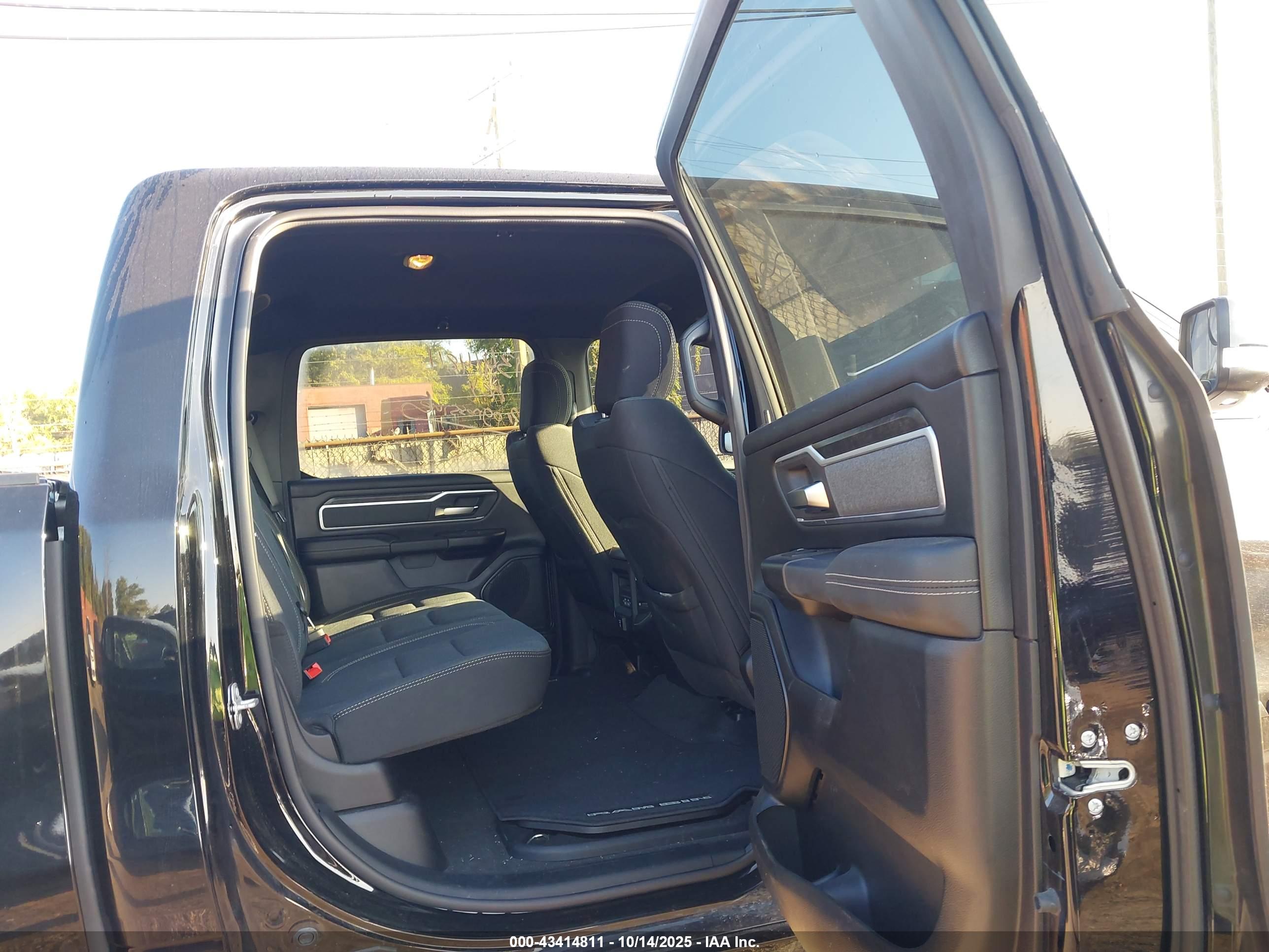 RAM 1500 image 8