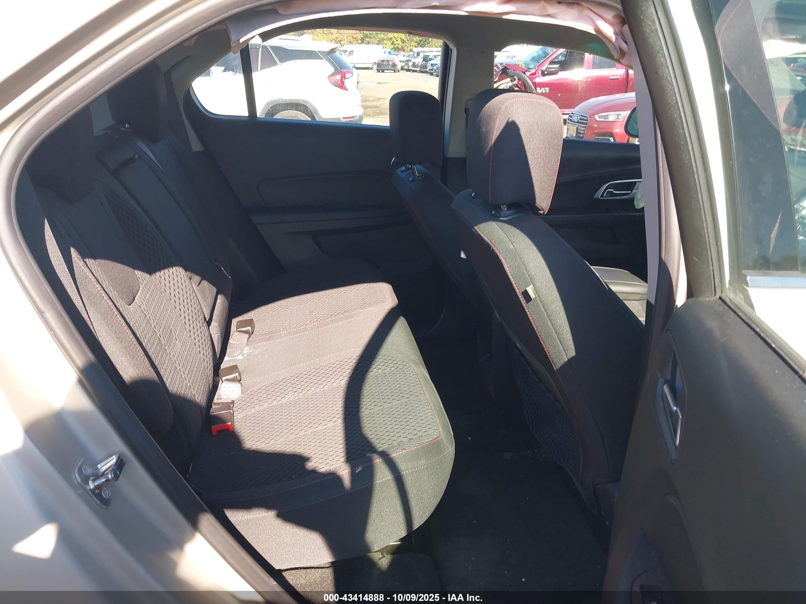 CHEVROLET EQUINOX image 8