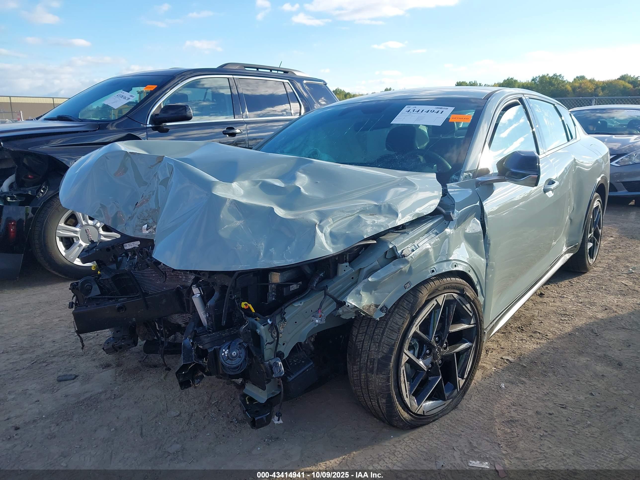 KIA K4 image 2