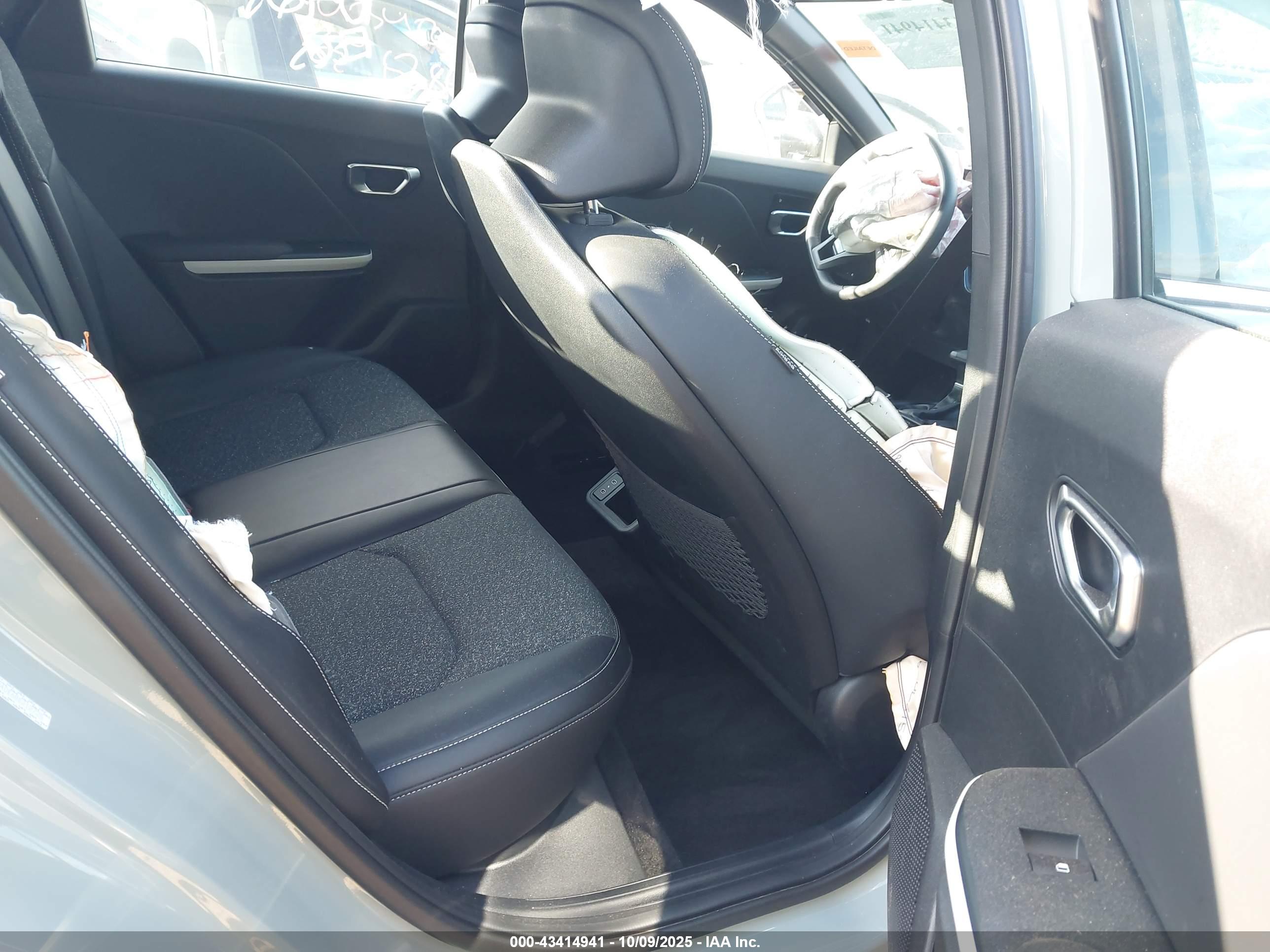 KIA K4 image 8