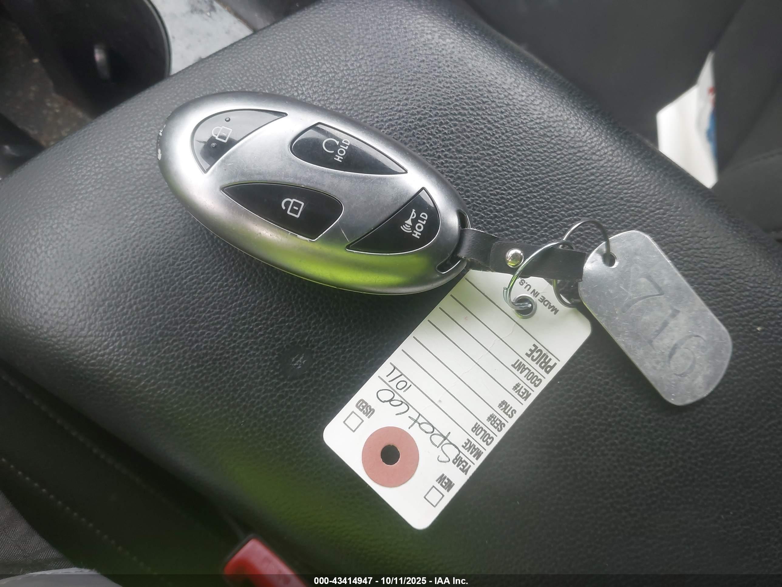 HYUNDAI ELANTRA image 11