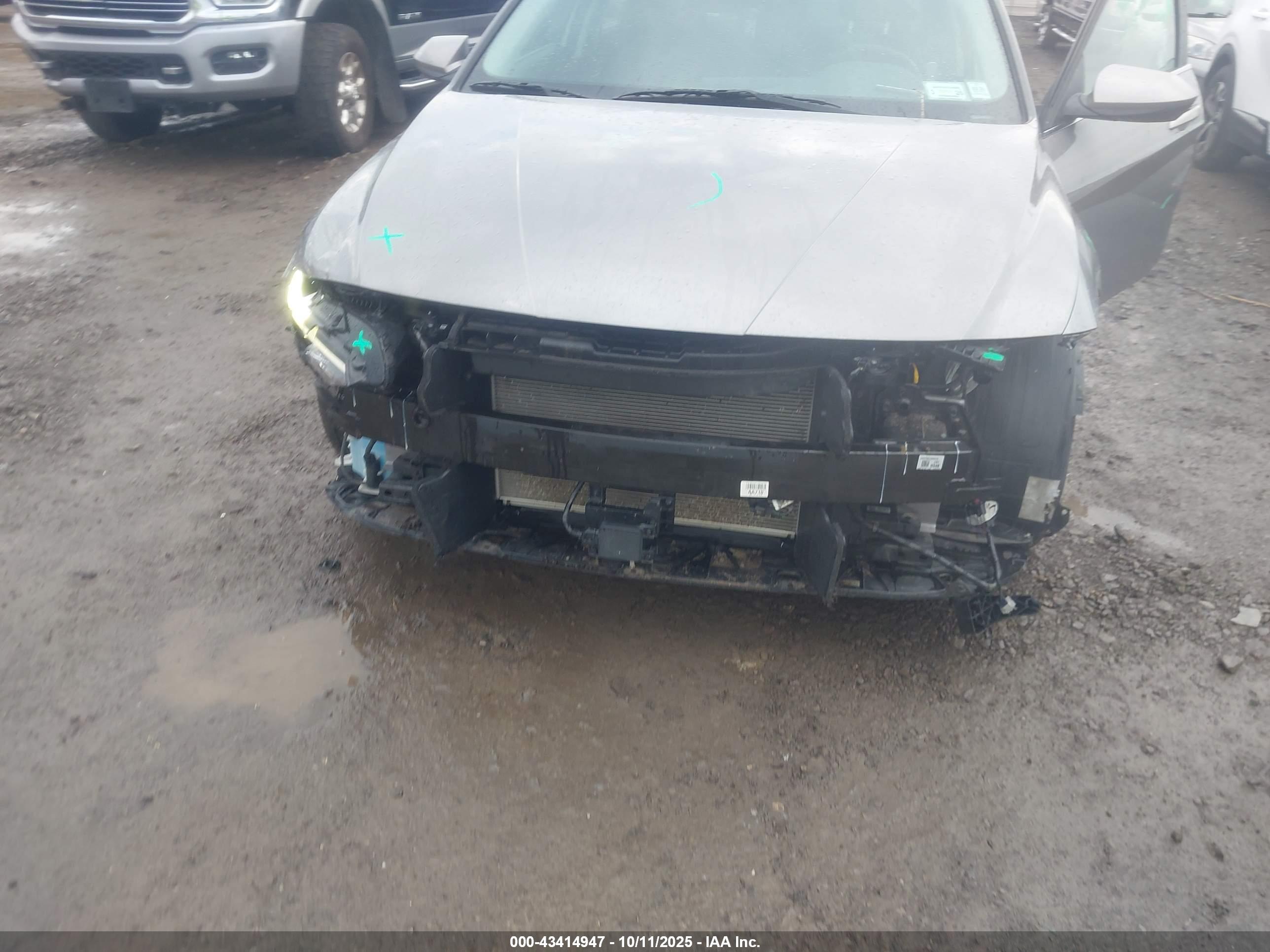 HYUNDAI ELANTRA image 6