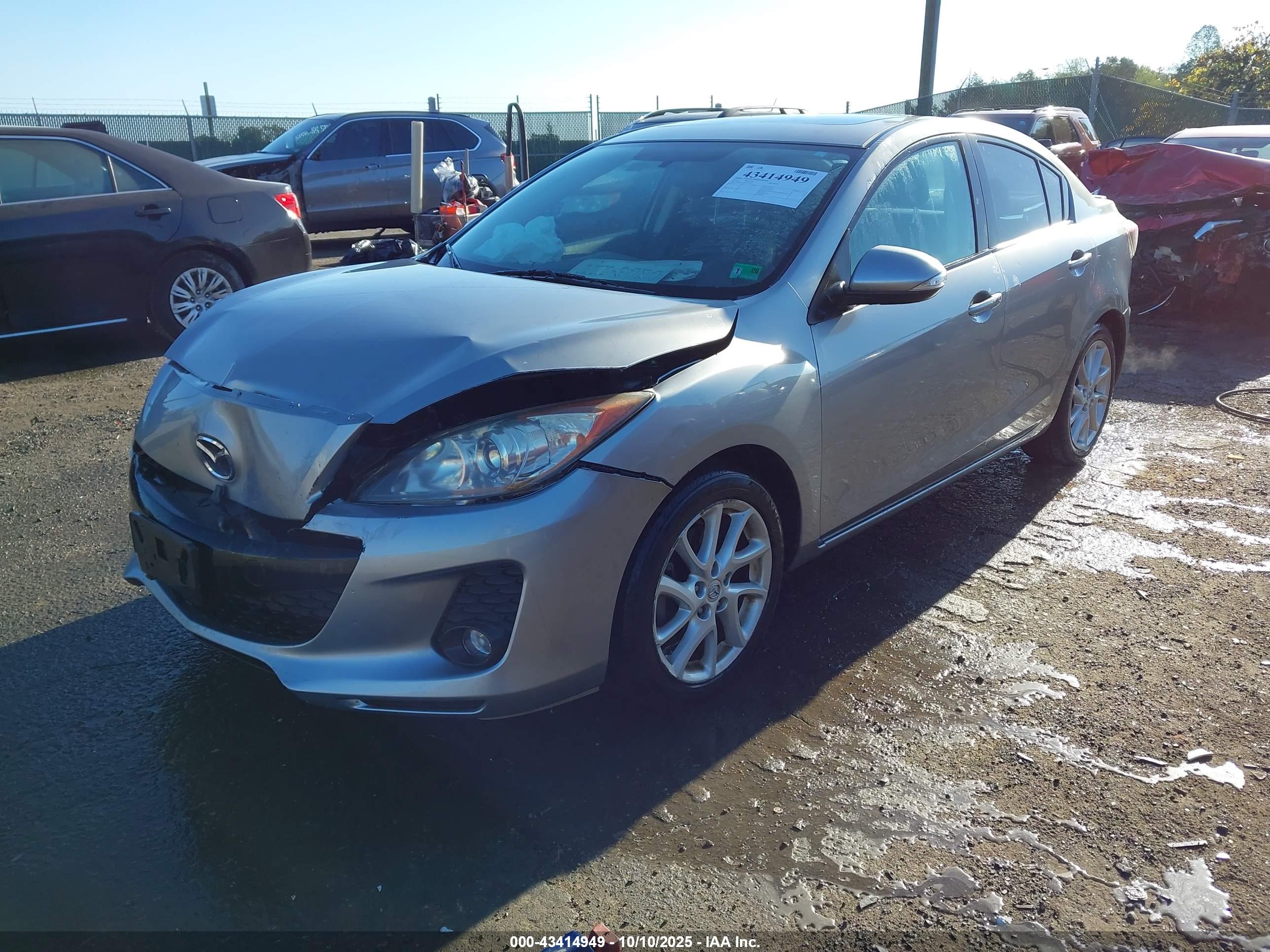 MAZDA MAZDA3 image 2