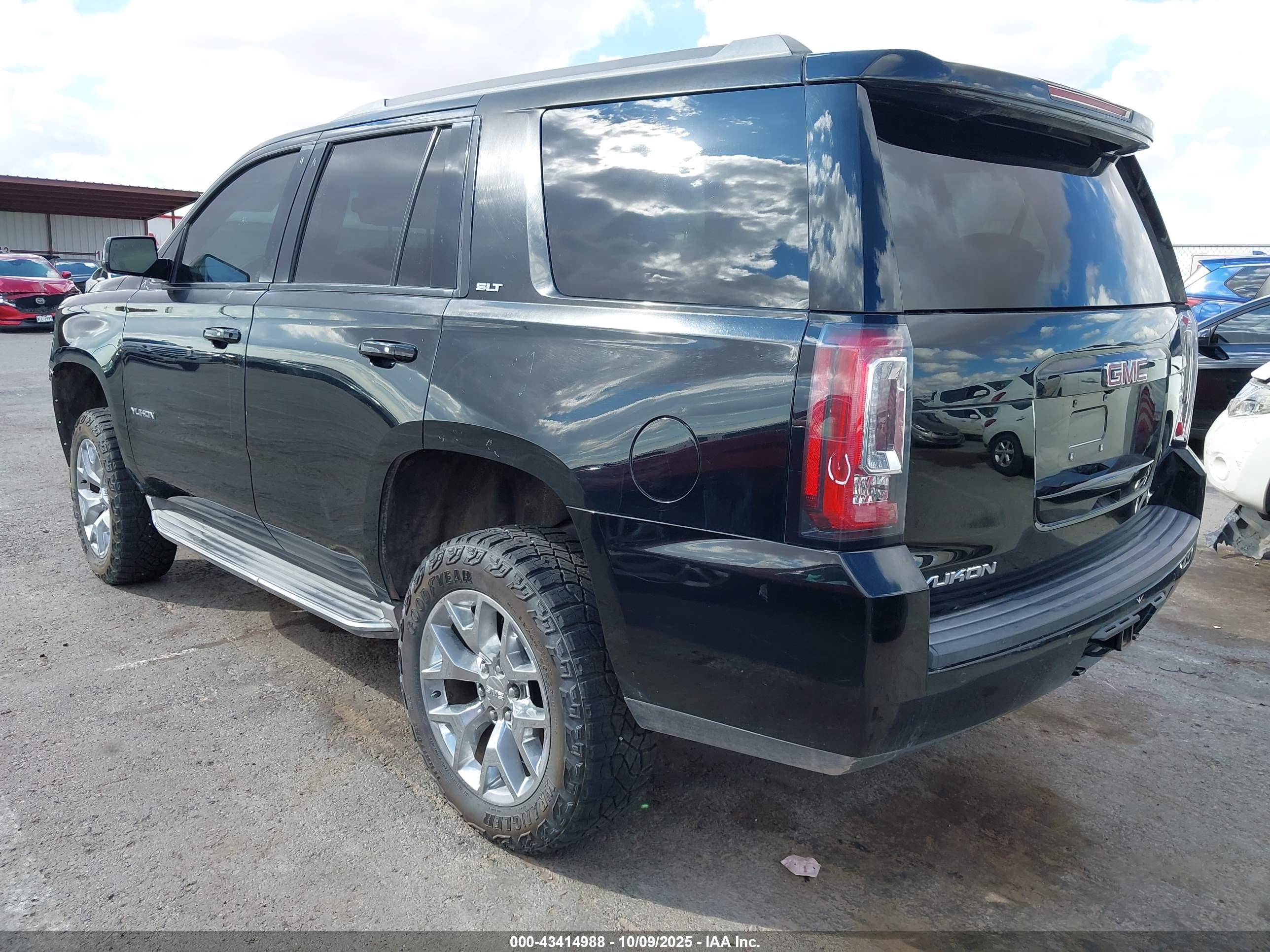 GMC YUKON image 3