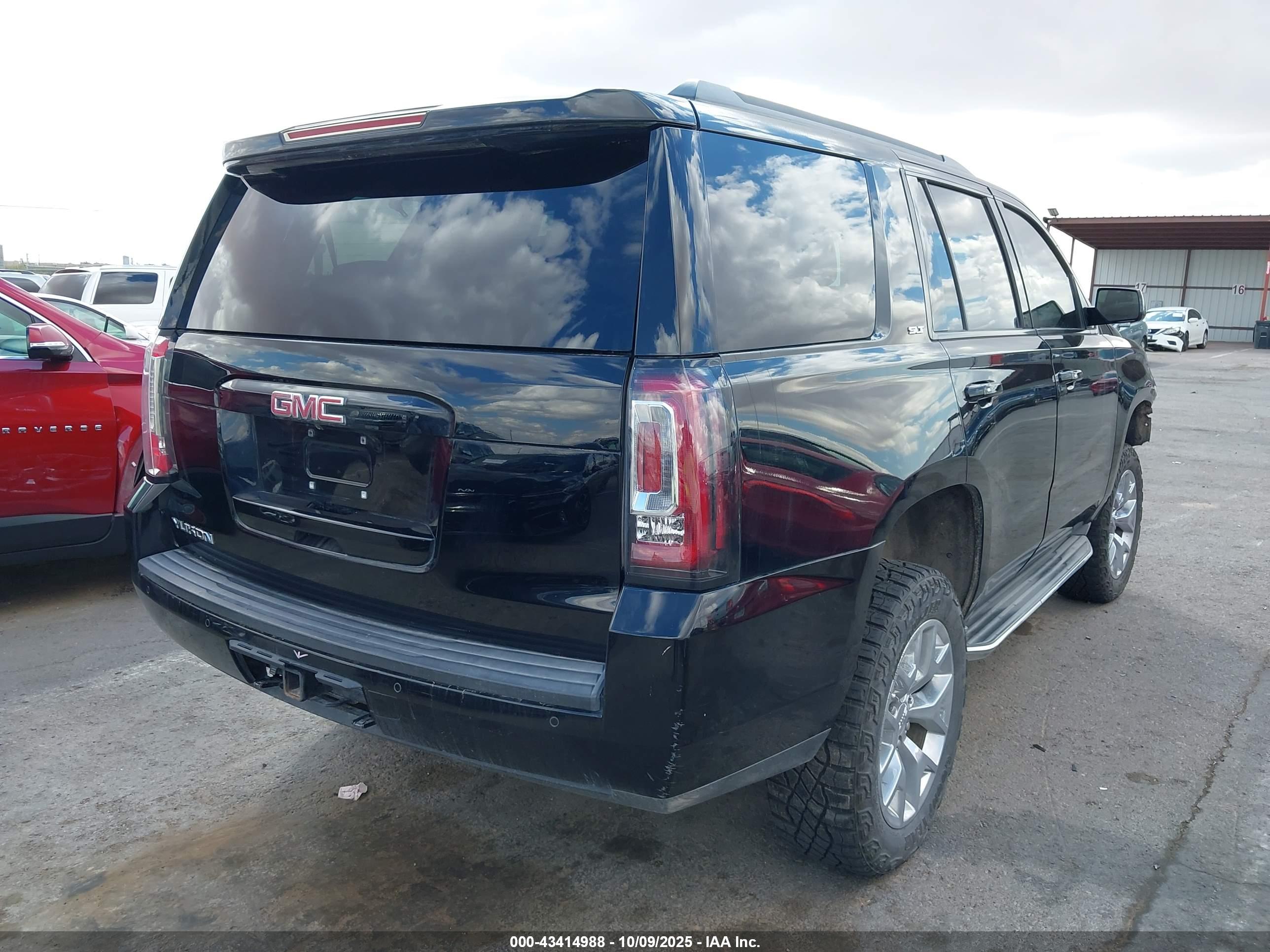 GMC YUKON image 4