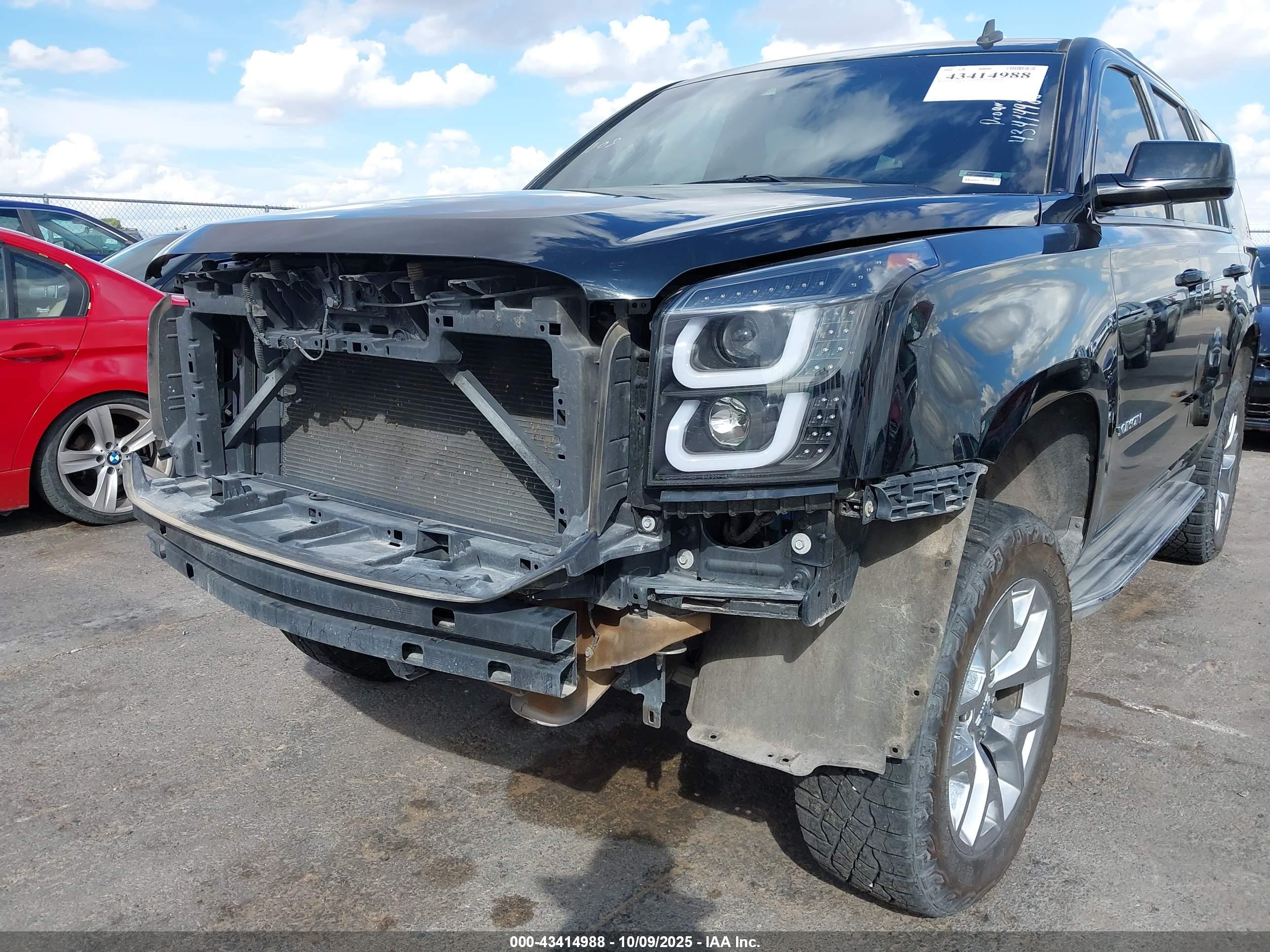 GMC YUKON image 6
