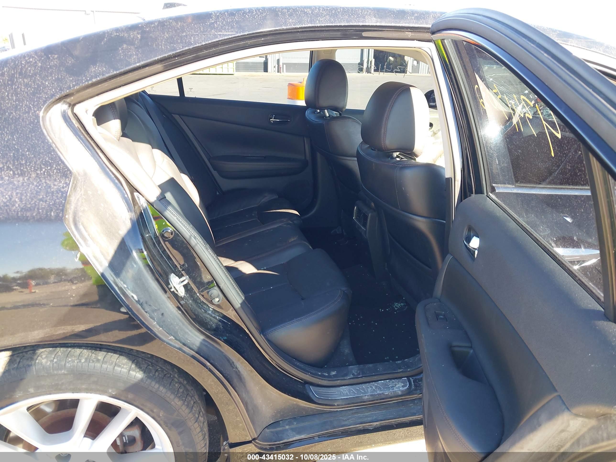 NISSAN MAXIMA image 8