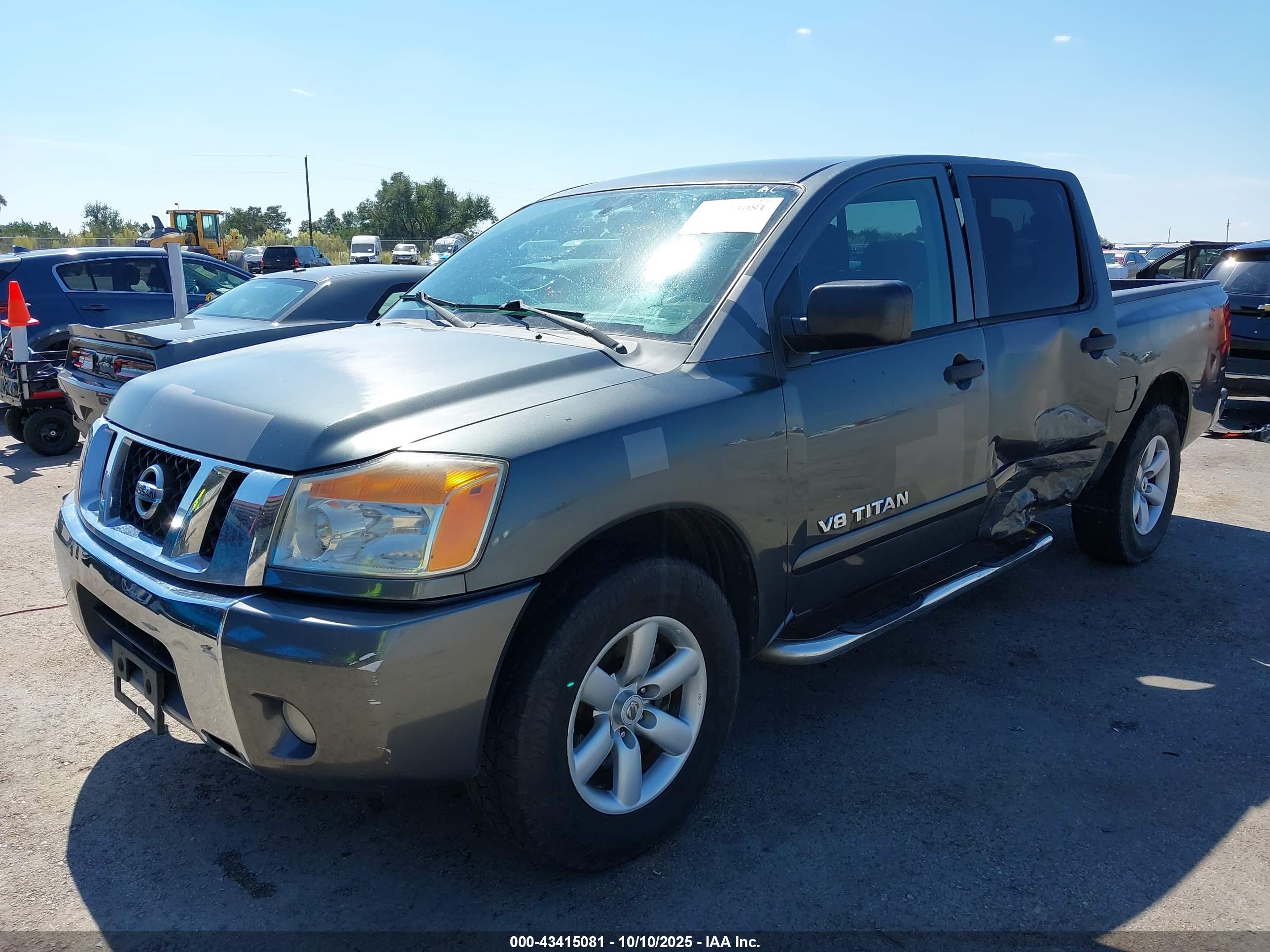 NISSAN TITAN image 2