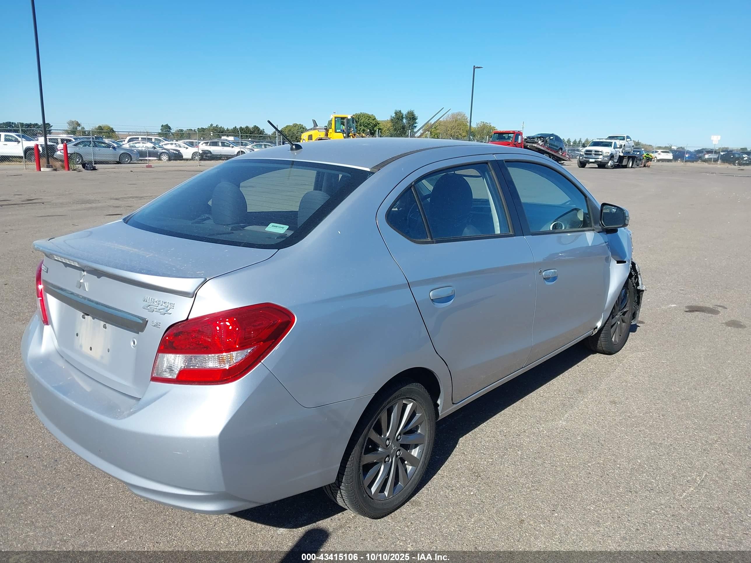 MITSUBISHI MIRAGE image 4
