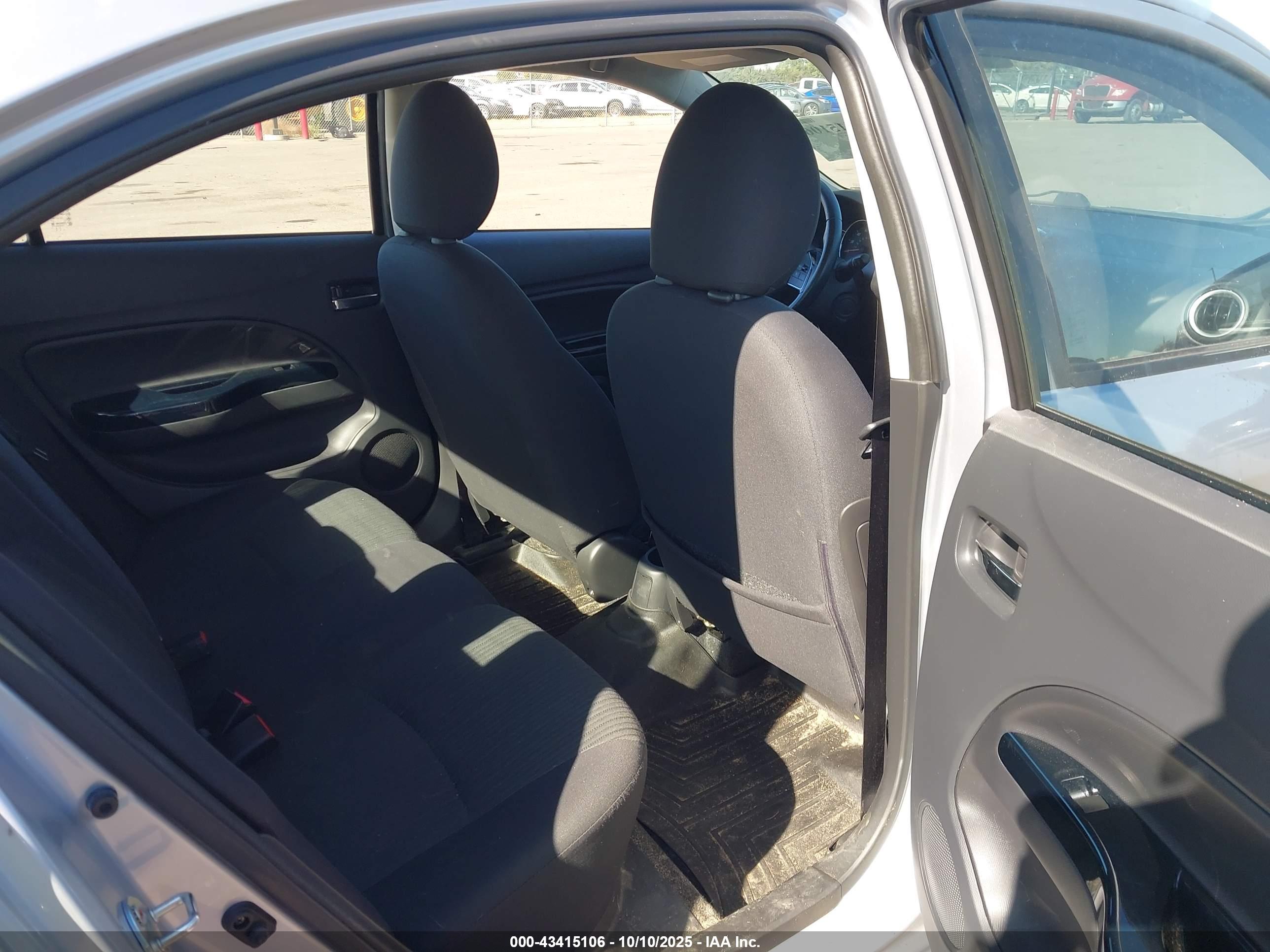 MITSUBISHI MIRAGE image 8