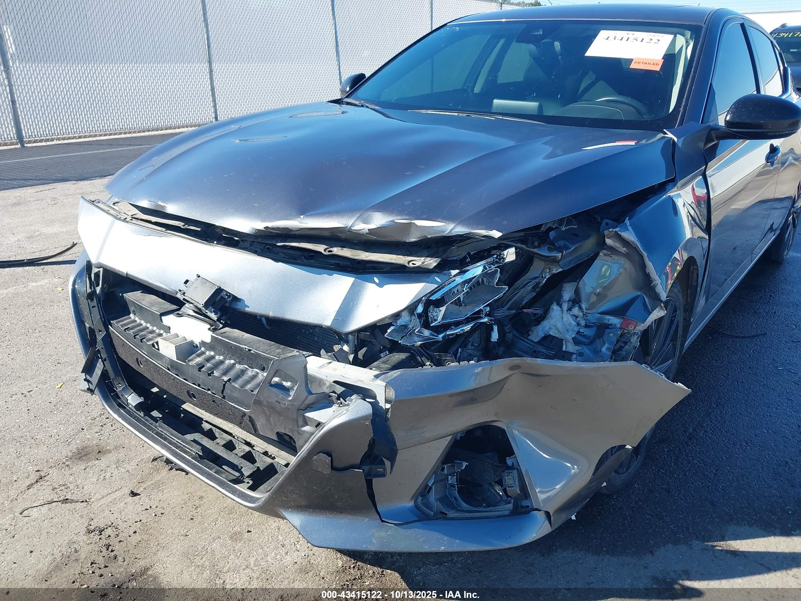 NISSAN ALTIMA image 6