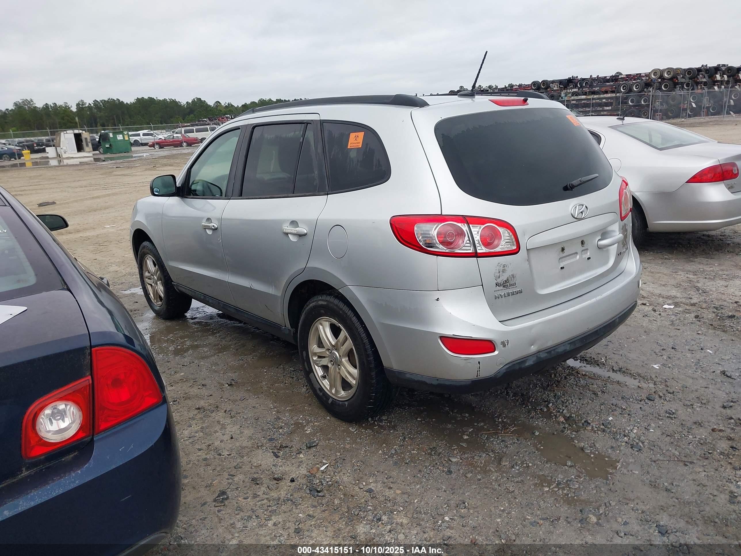 HYUNDAI SANTA image 3
