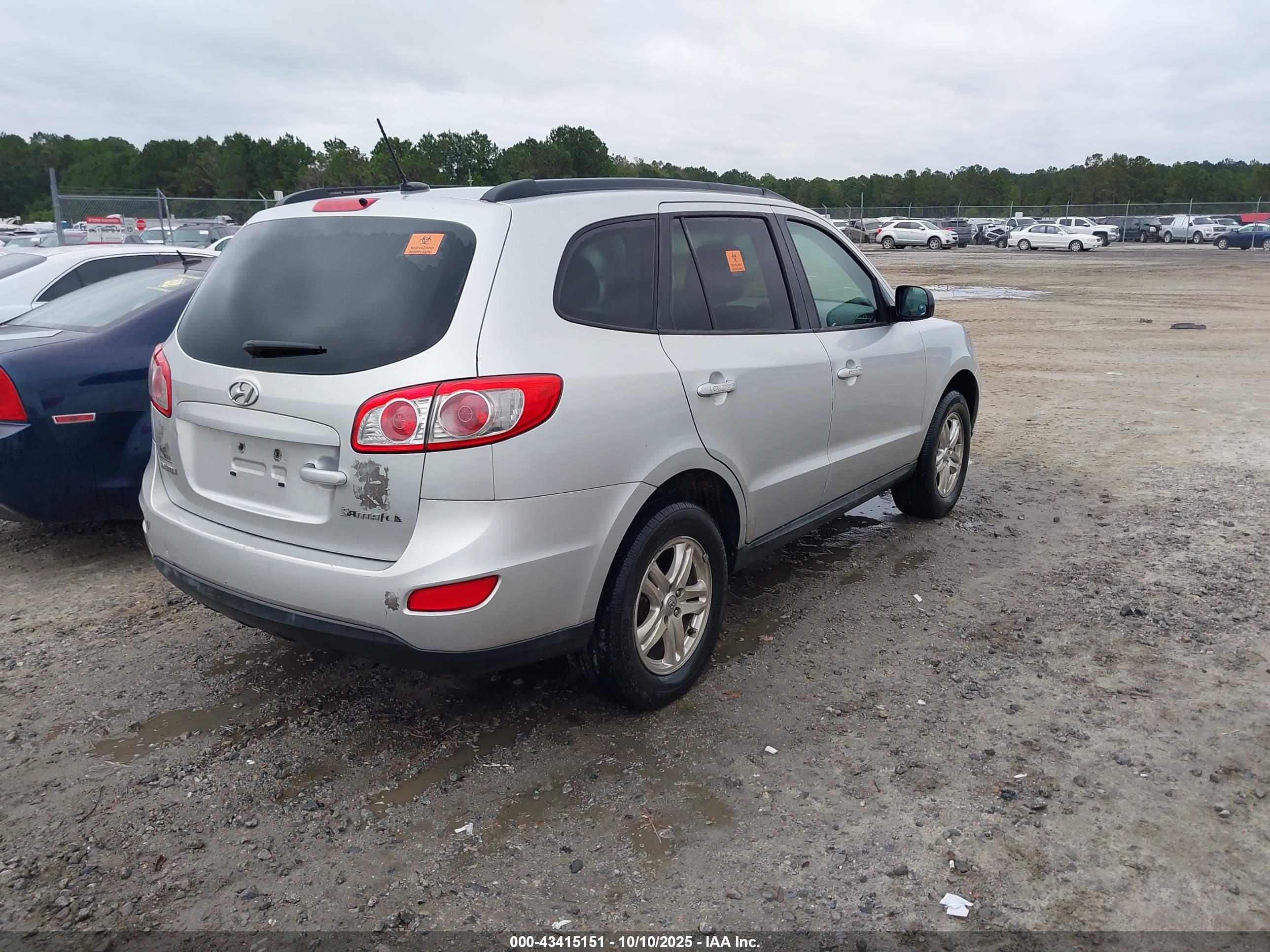 HYUNDAI SANTA image 4
