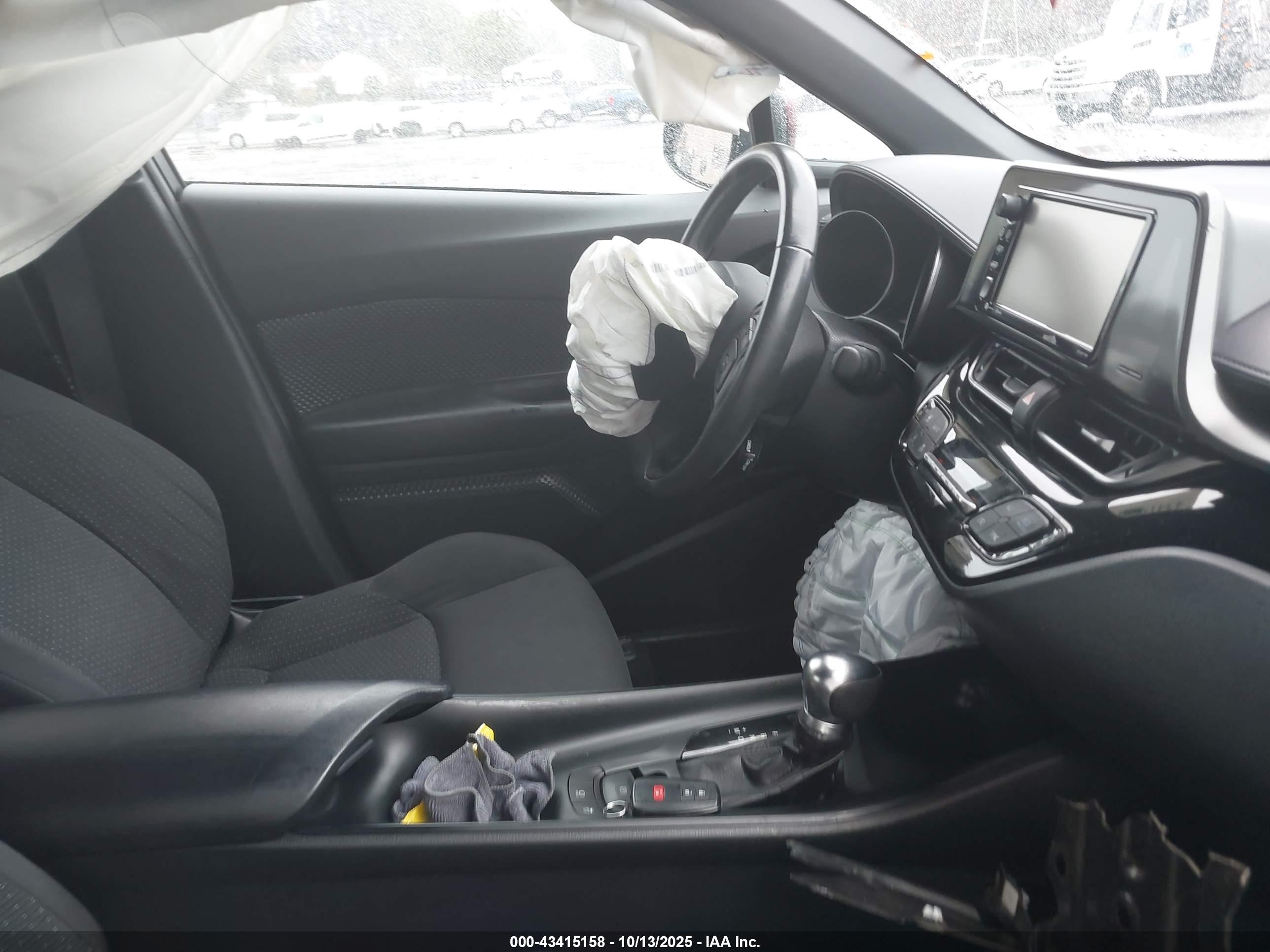 TOYOTA C-HR image 5