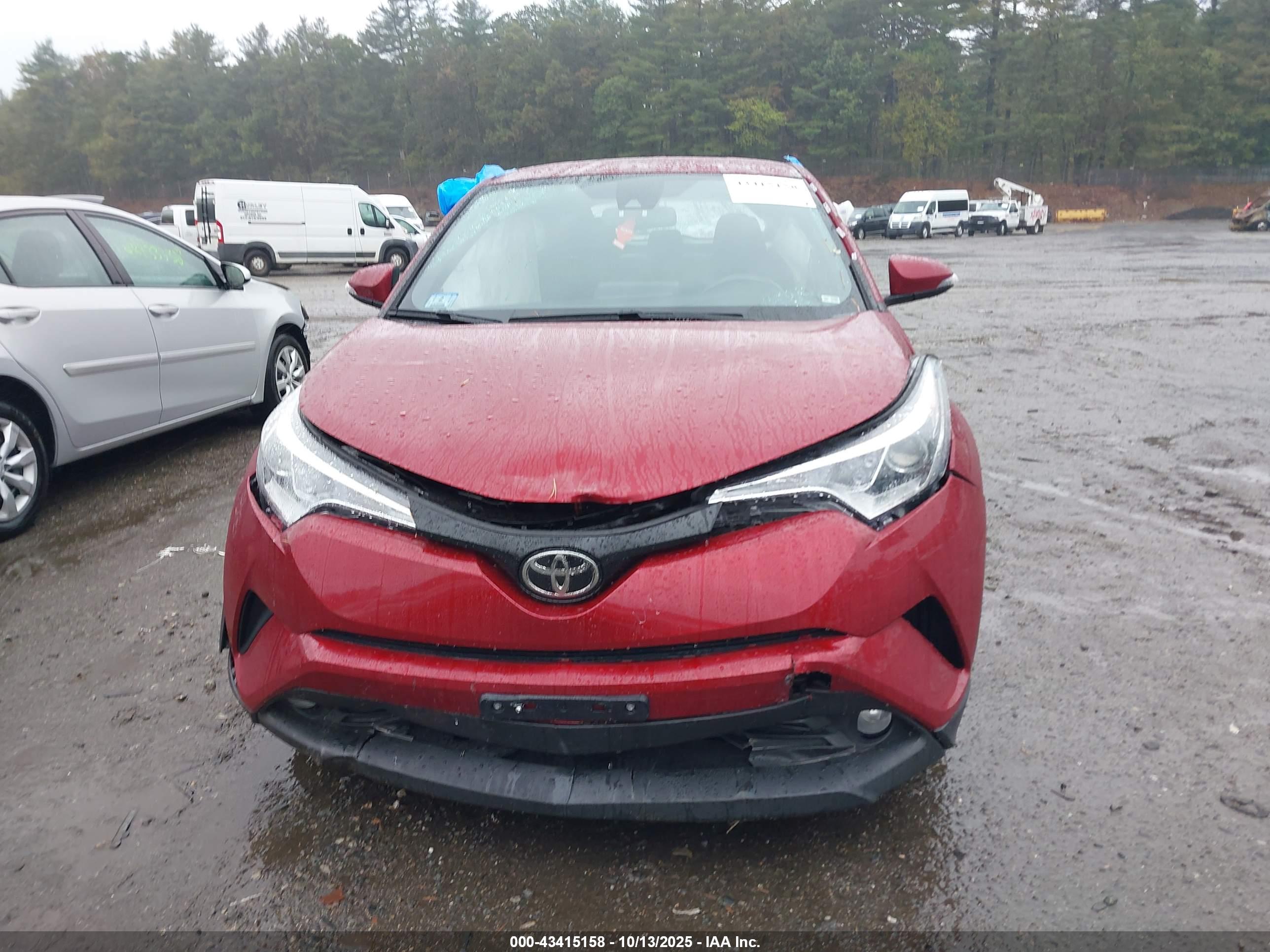 TOYOTA C-HR image 6