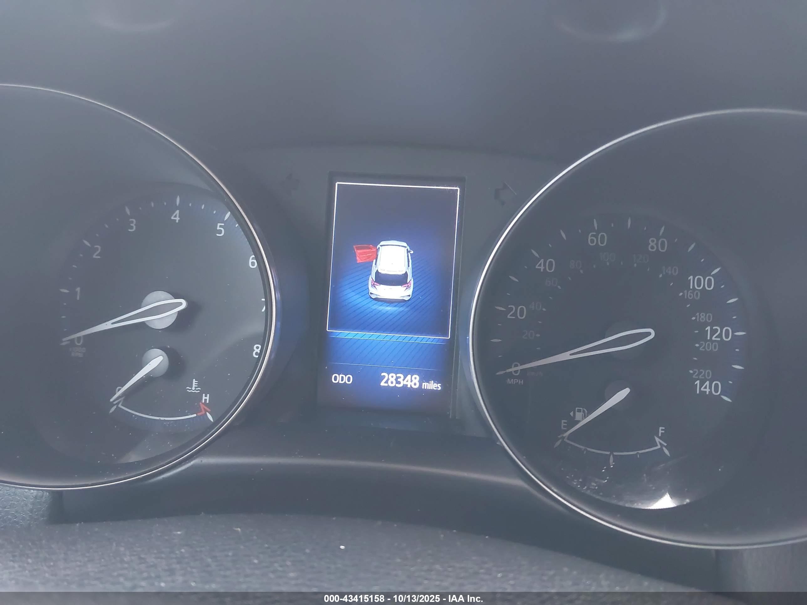 TOYOTA C-HR image 7