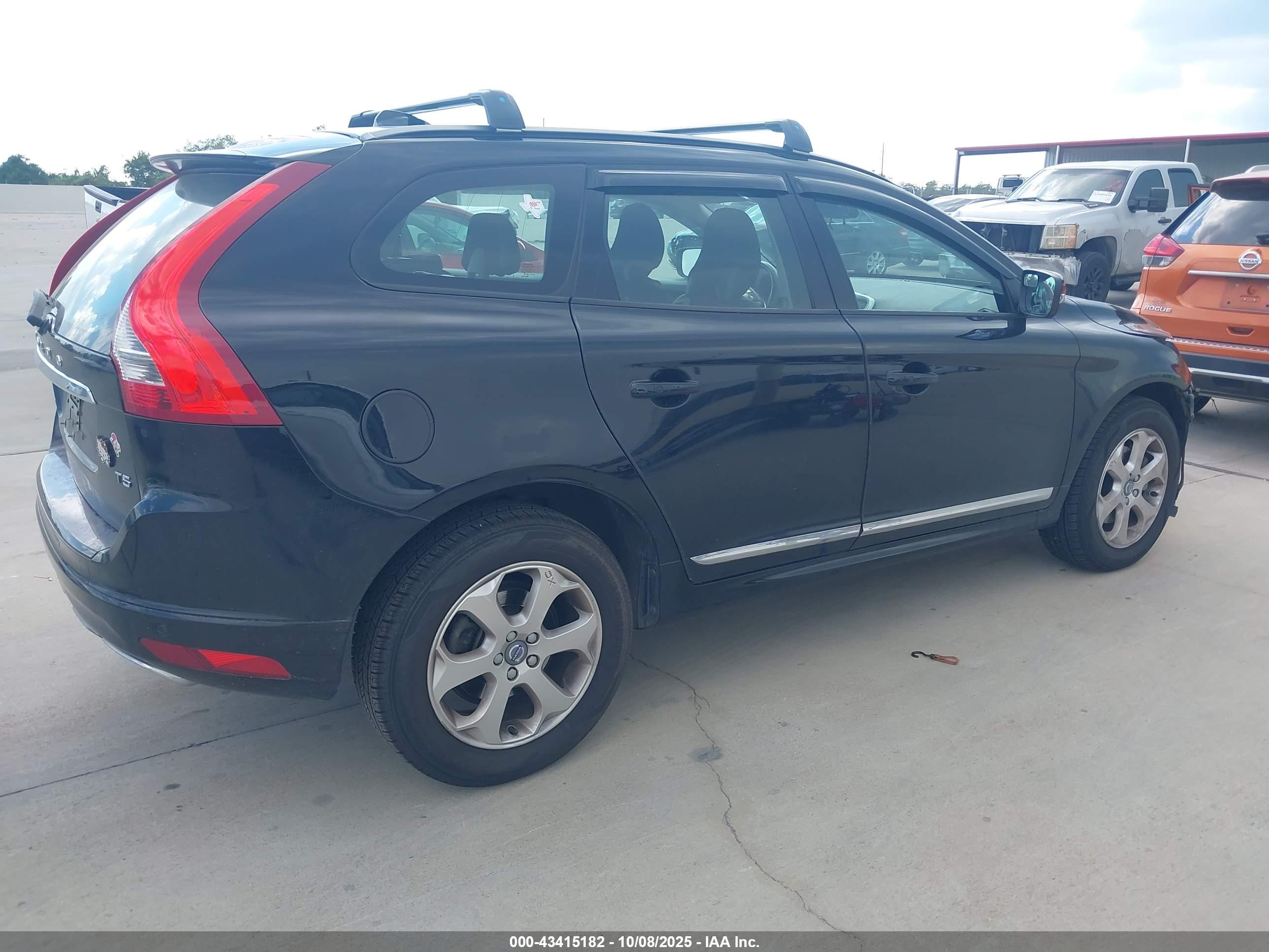 VOLVO XC60 image 4