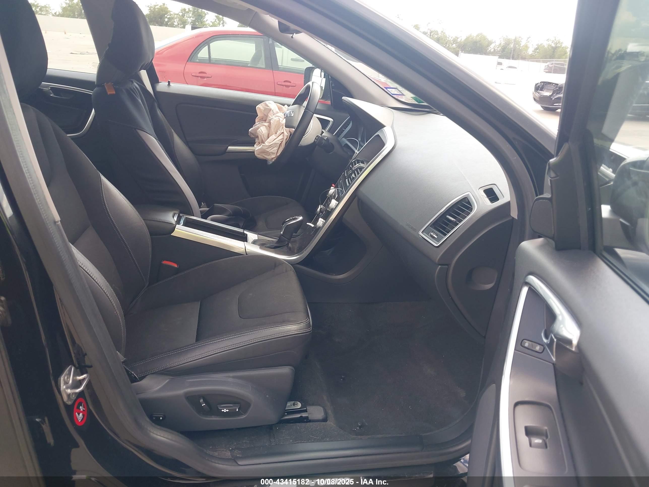 VOLVO XC60 image 5