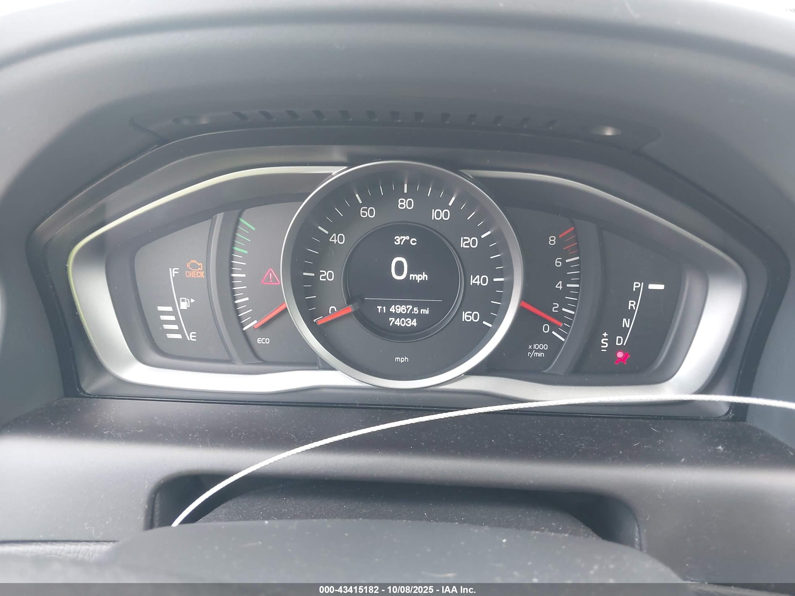 VOLVO XC60 image 7