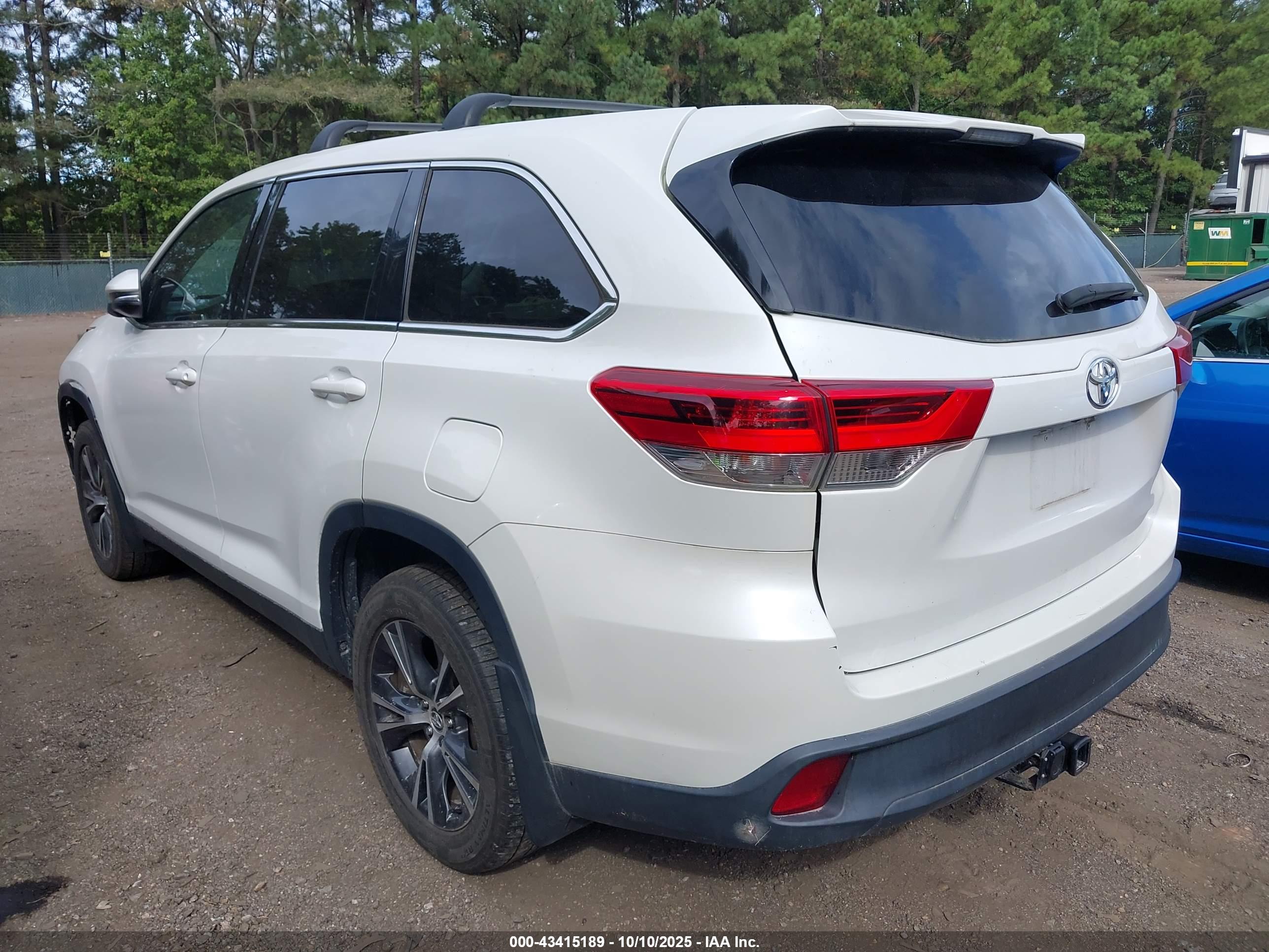 TOYOTA HIGHLANDER image 3