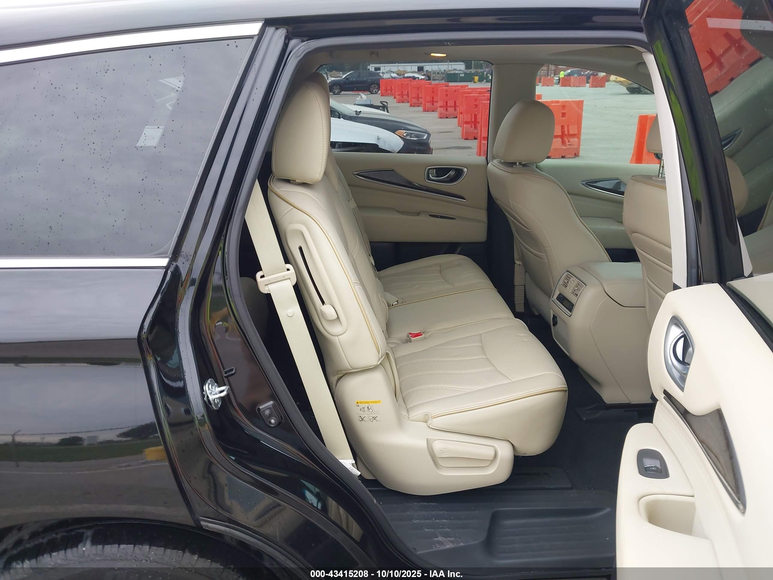 INFINITI QX60 image 8