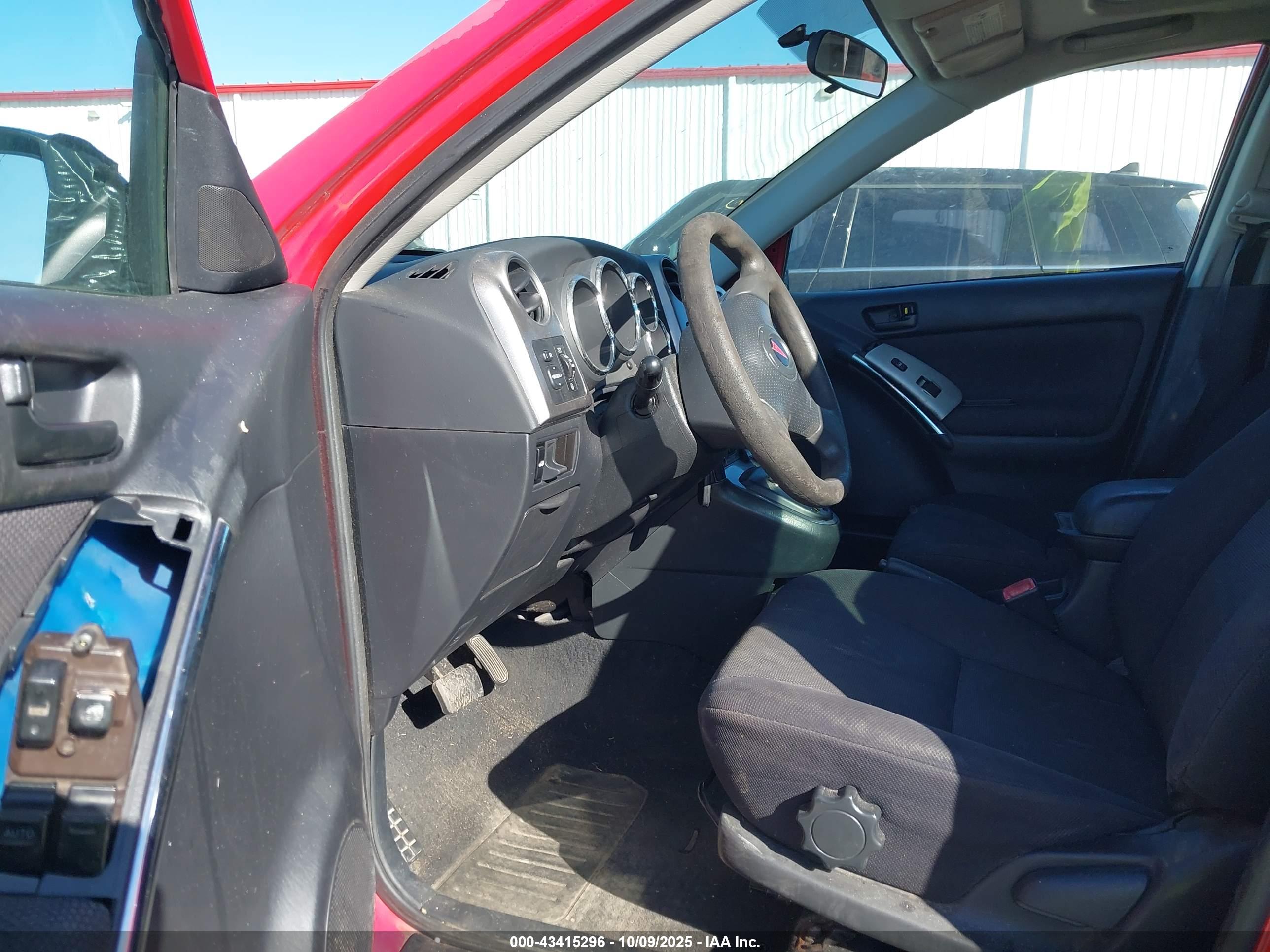 PONTIAC VIBE image 5