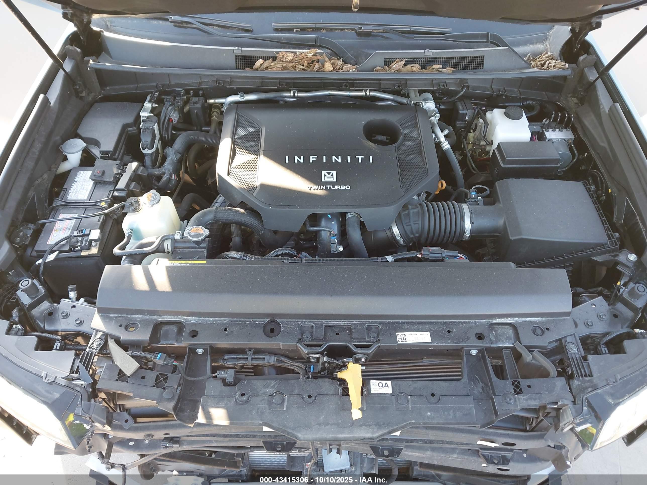INFINITI QX80 image 10