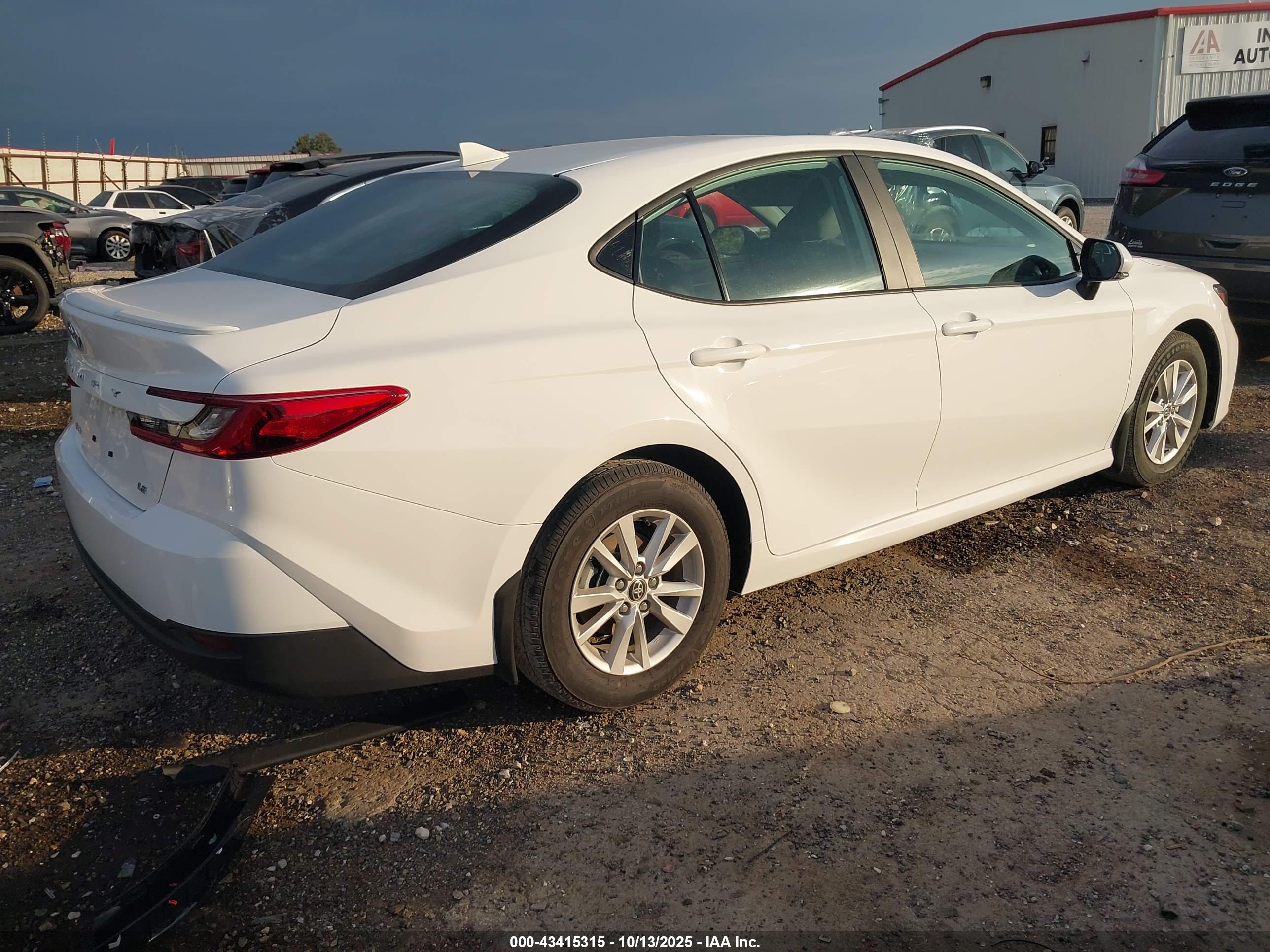 TOYOTA CAMRY image 4