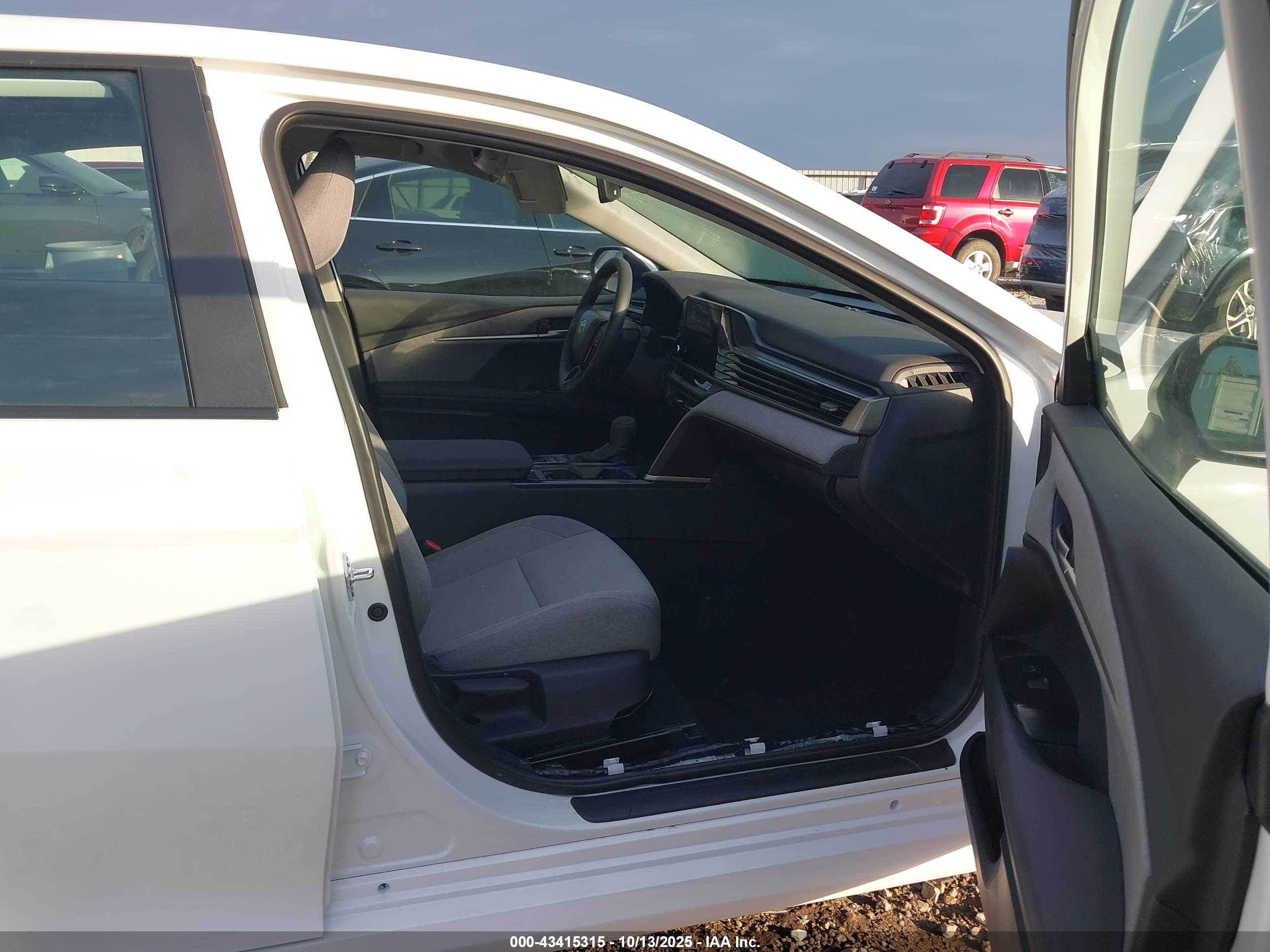 TOYOTA CAMRY image 5