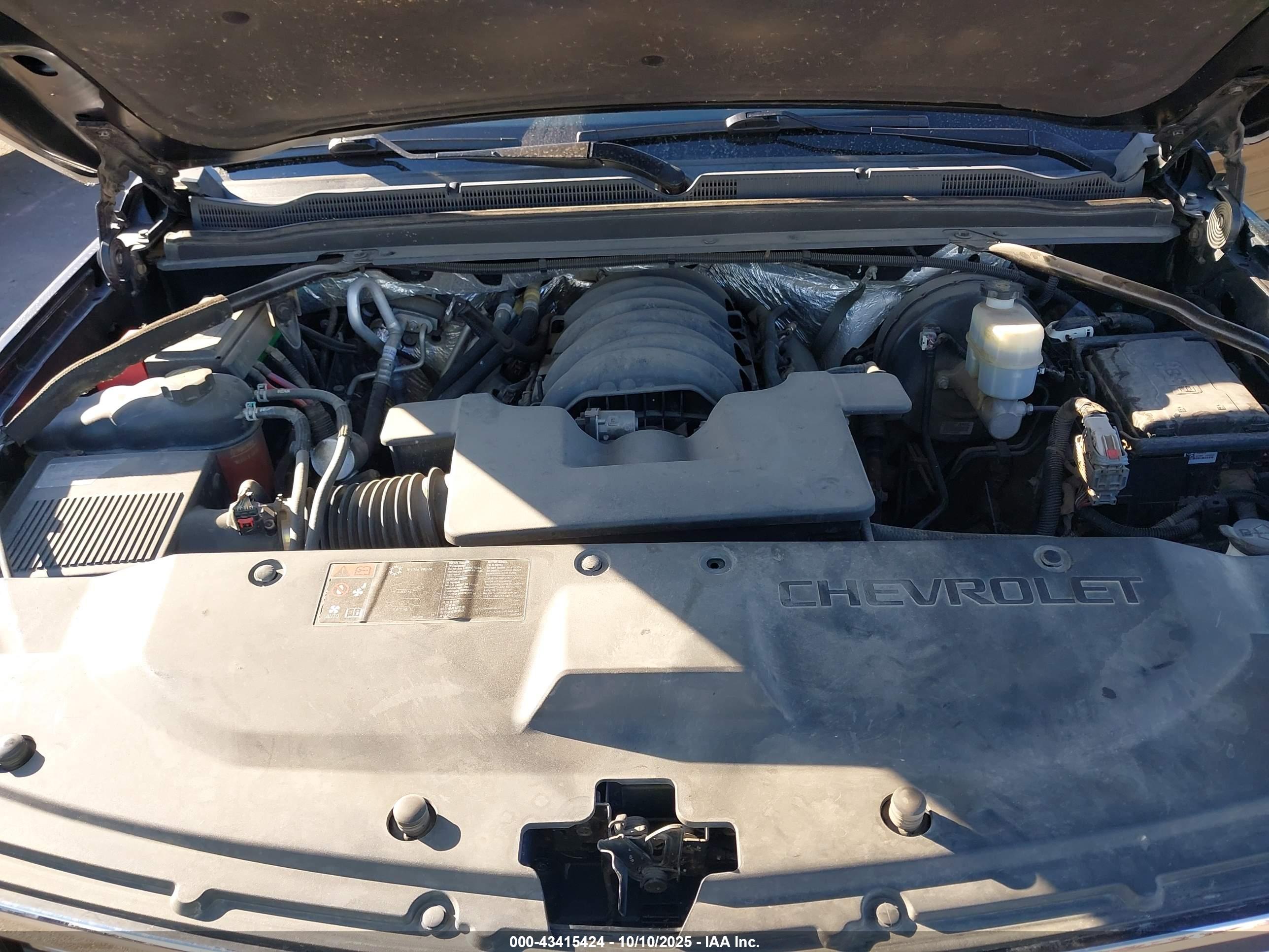CHEVROLET SUBURBAN image 10