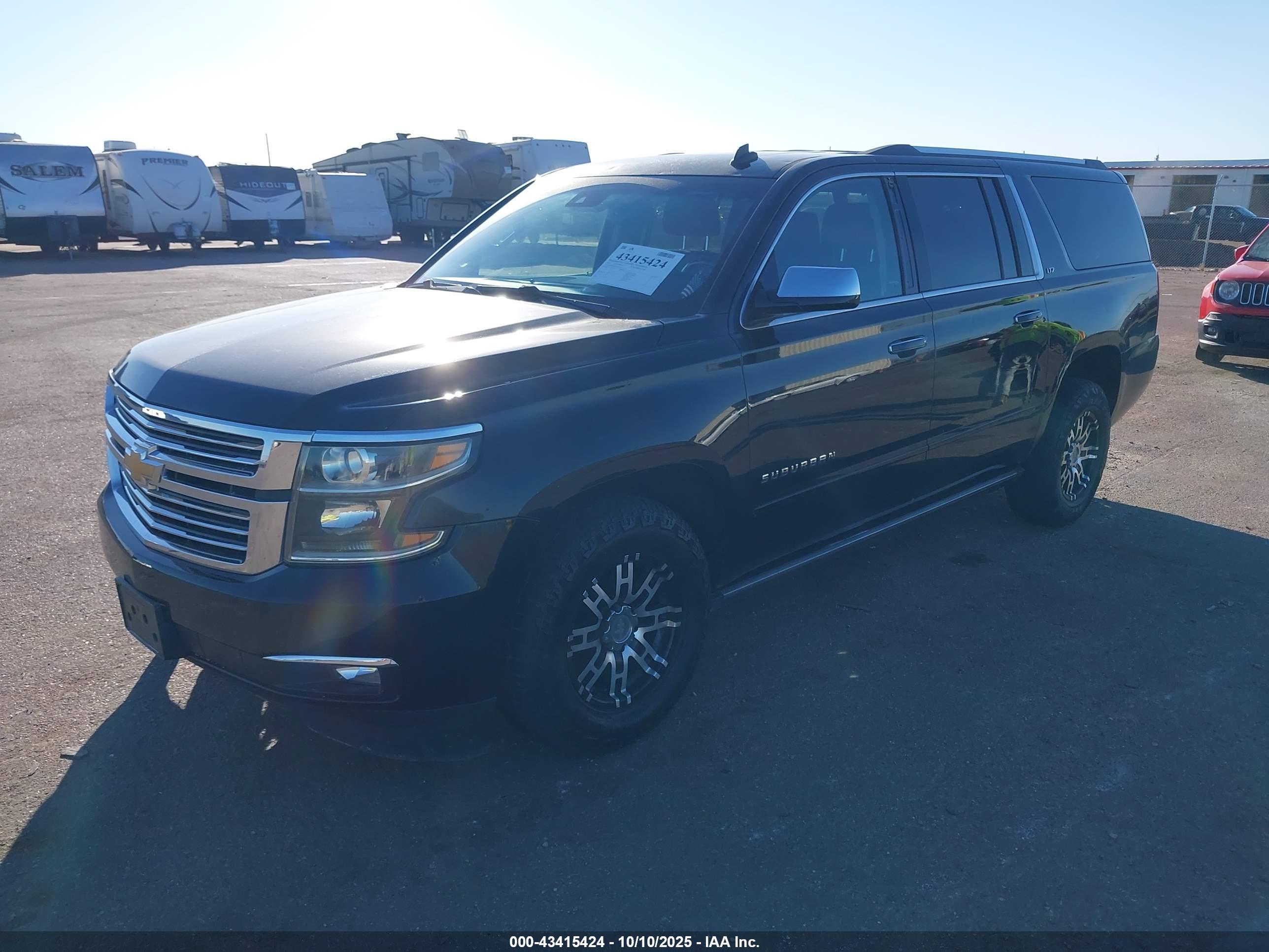 CHEVROLET SUBURBAN image 2